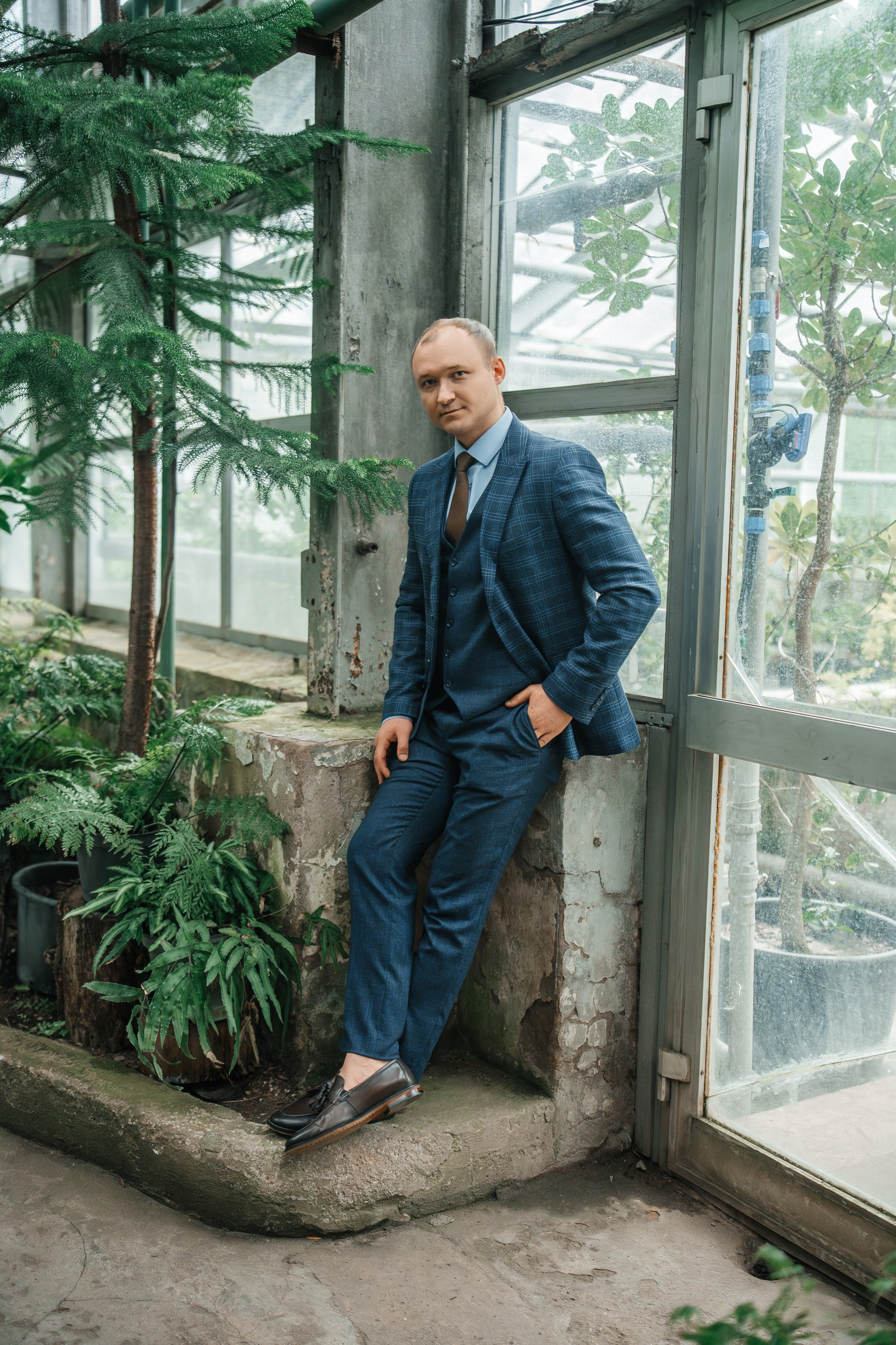 Свадебная фотосессия в оранжерее Ботанического сада им. Цицина. Свадебный и репортажный фотограф-видеограф Москва и Московская область