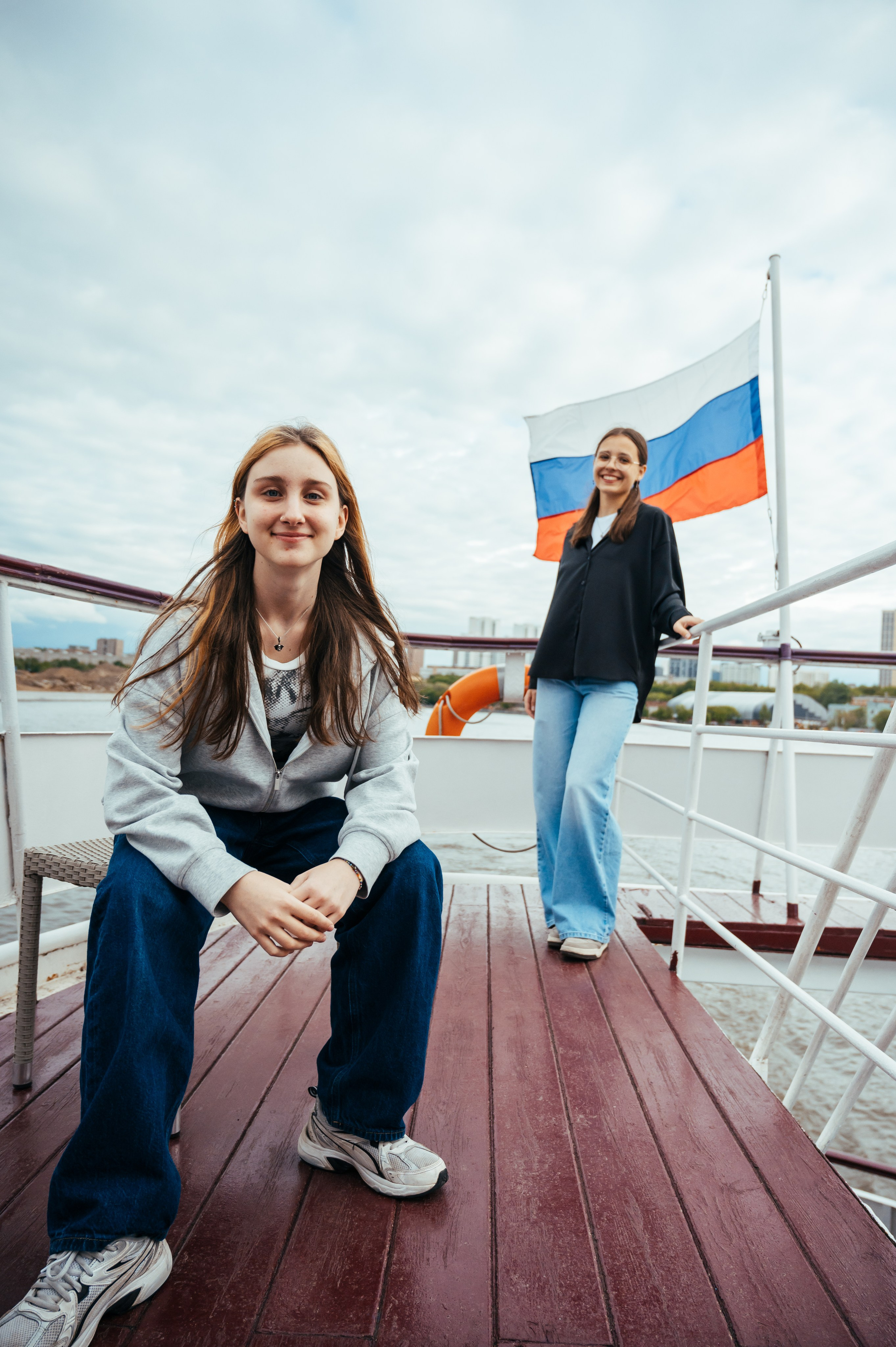 Последний звонок. Анастасия Петрович фотограф, фотокорреспондент в Москве и Санкт-Петербурге. Фотосъёмка репортажа, мероприятия, корпоративная съёмка, контент