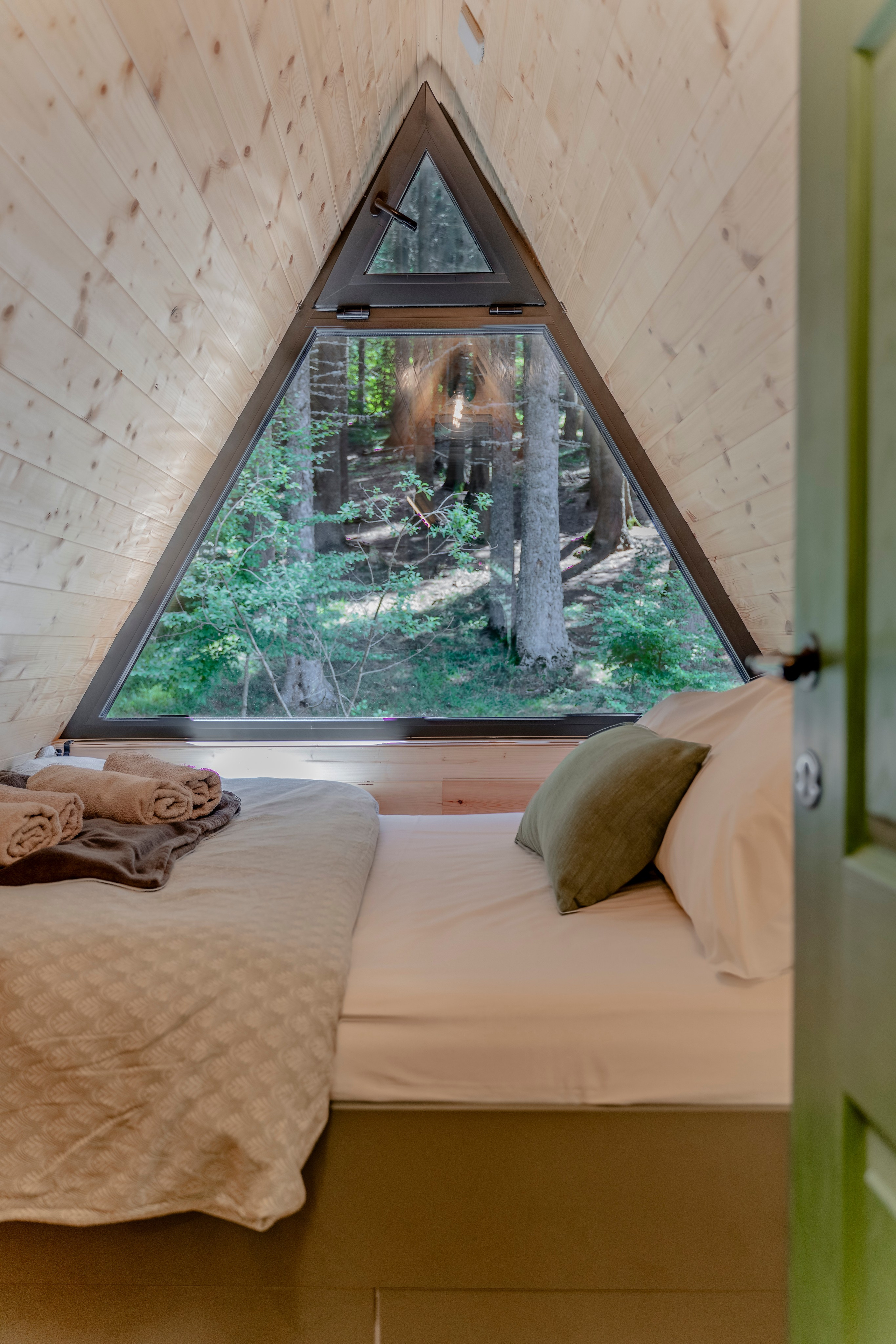 Viktorija Chalet. Photographer Liana Sudets Serbia Kopaonik Brzece Brus