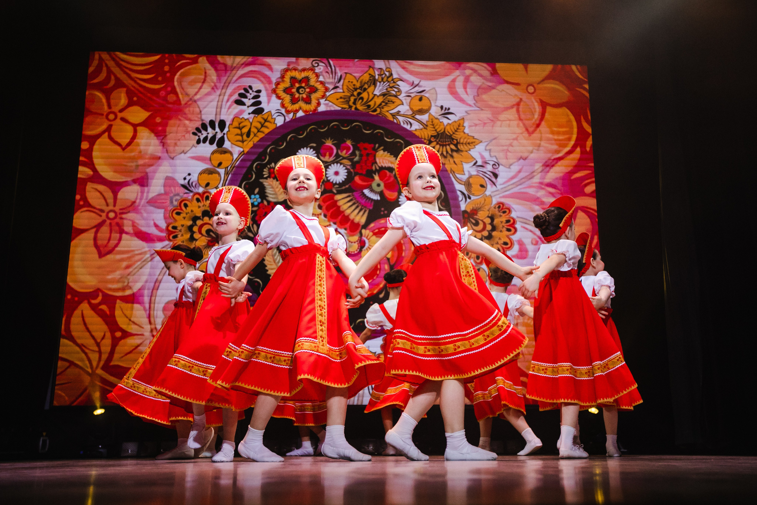 Отчетный концерт центра национальных культур 2025. Роман Урумбаев фотограф Нижневартовск