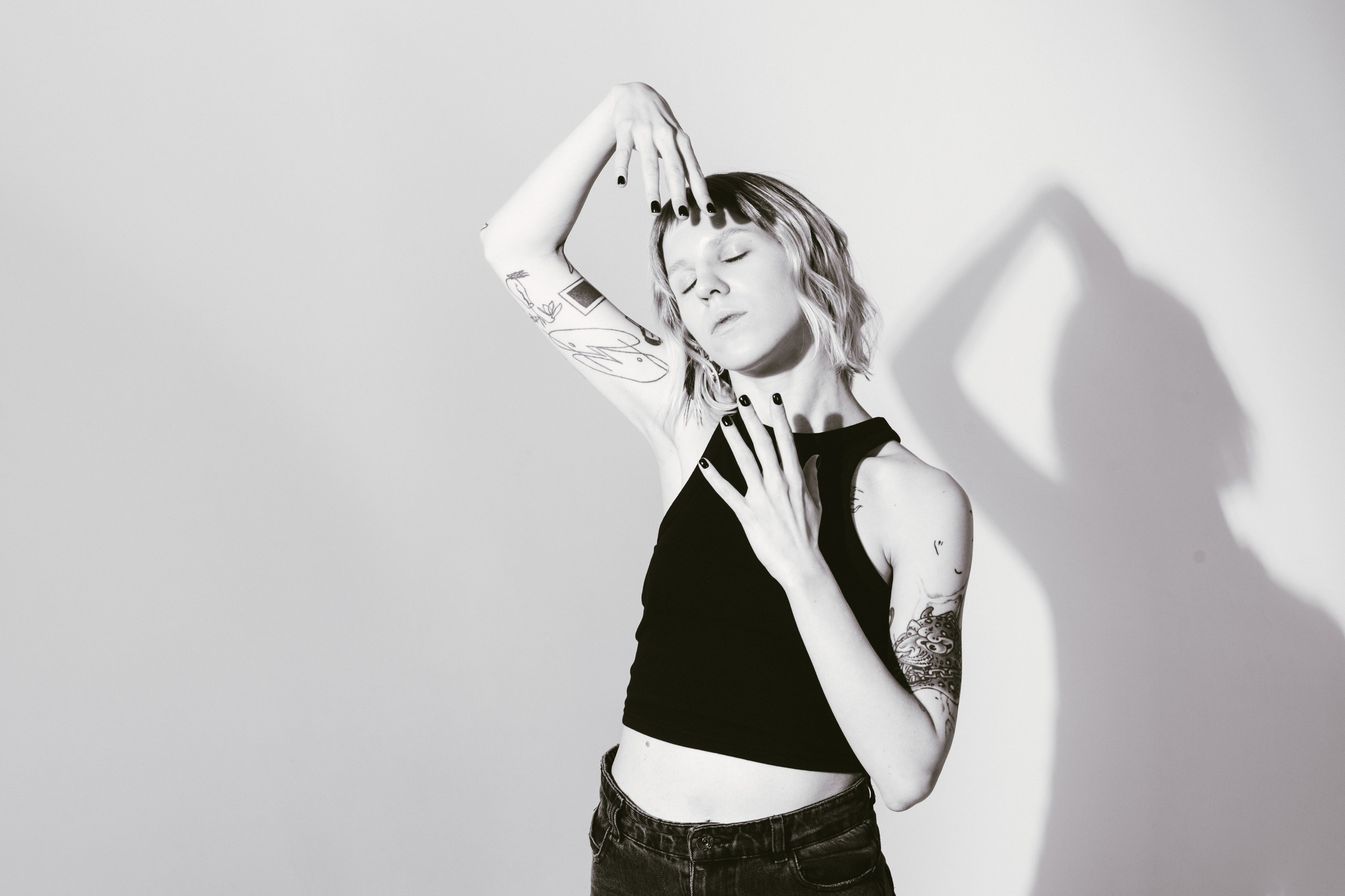 Ника. Студия