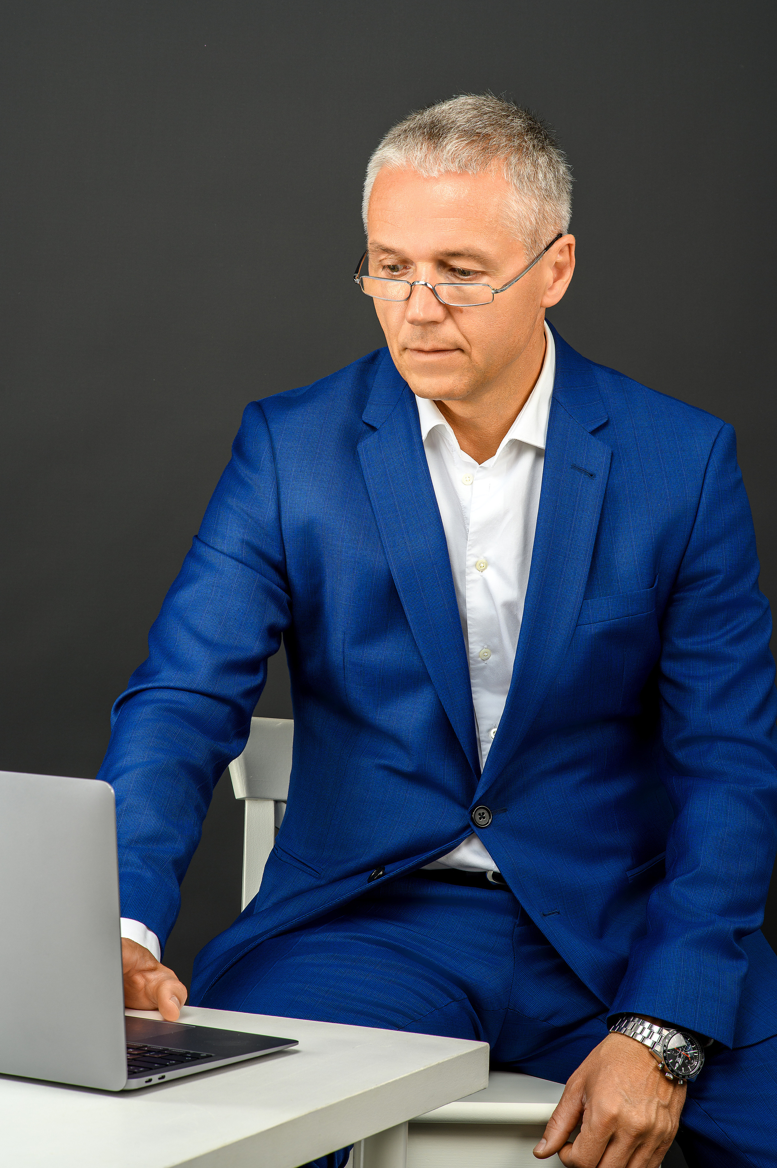 Студийный портрет. Экспресс-портрет, фото для сайтов и соцсетей