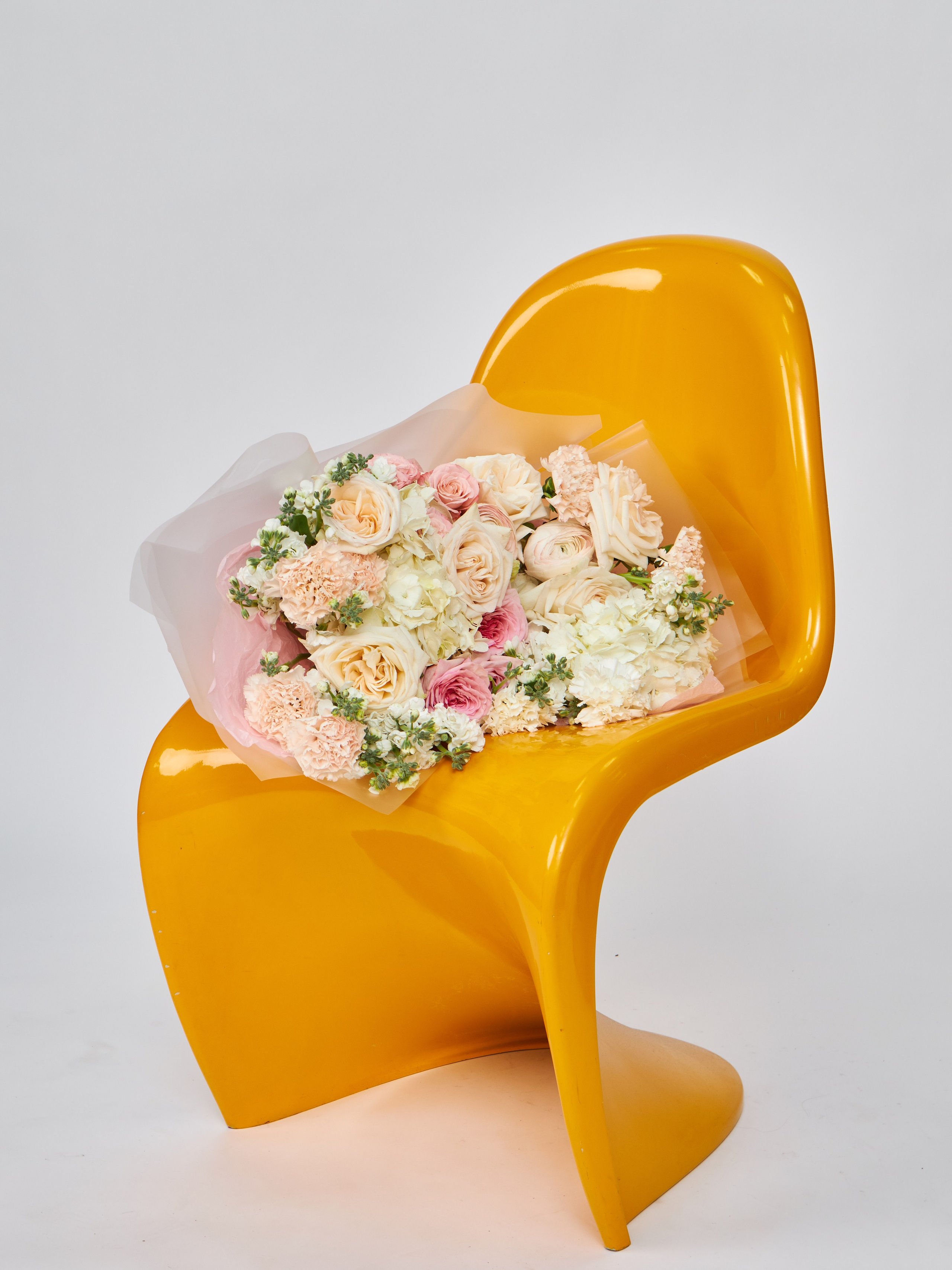 Срочная предметка: съемка каталога одежды на белом фоне для экстренного обновления карточек маркетплейсов в Москве