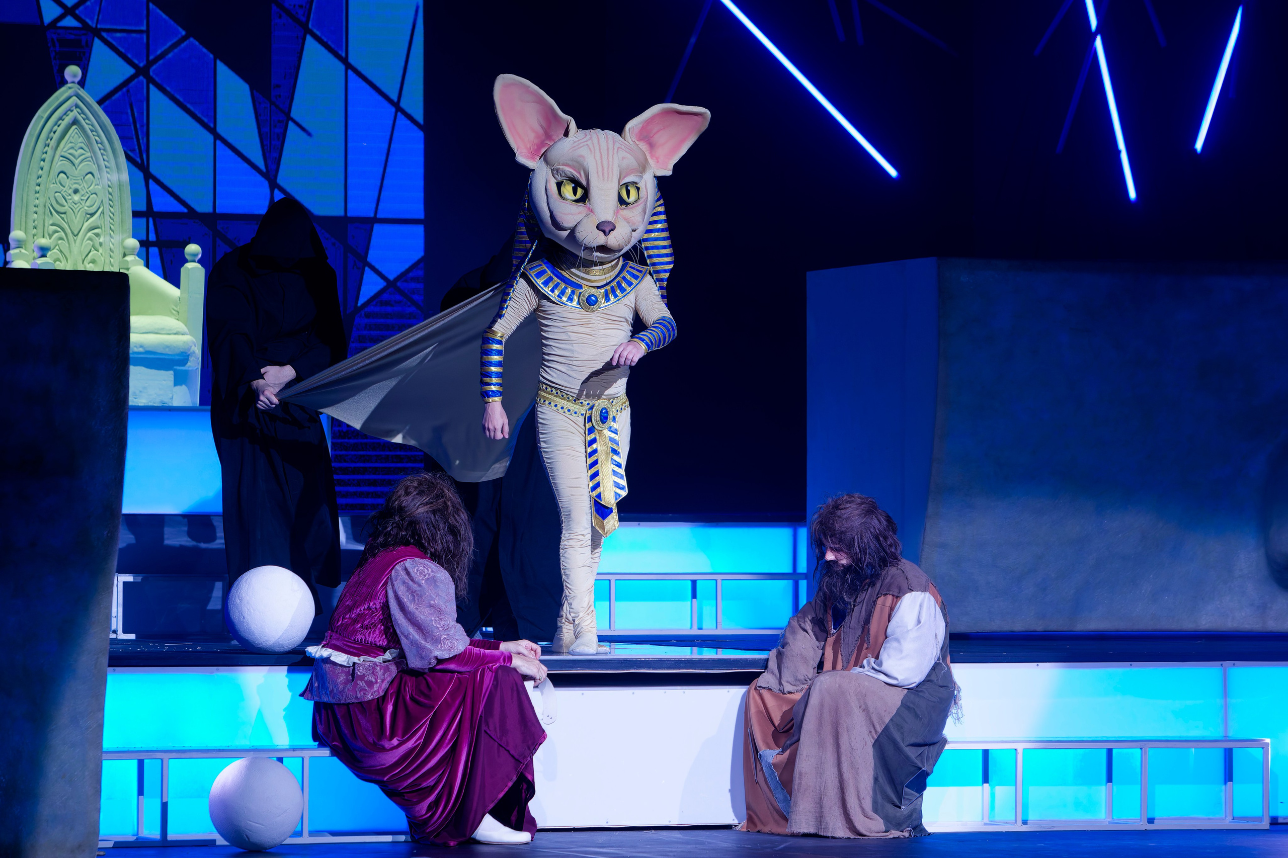 Спектакль «Любовь к трем апельсинам». Кутузов Евгений Фотограф в Южно-Сахалинске