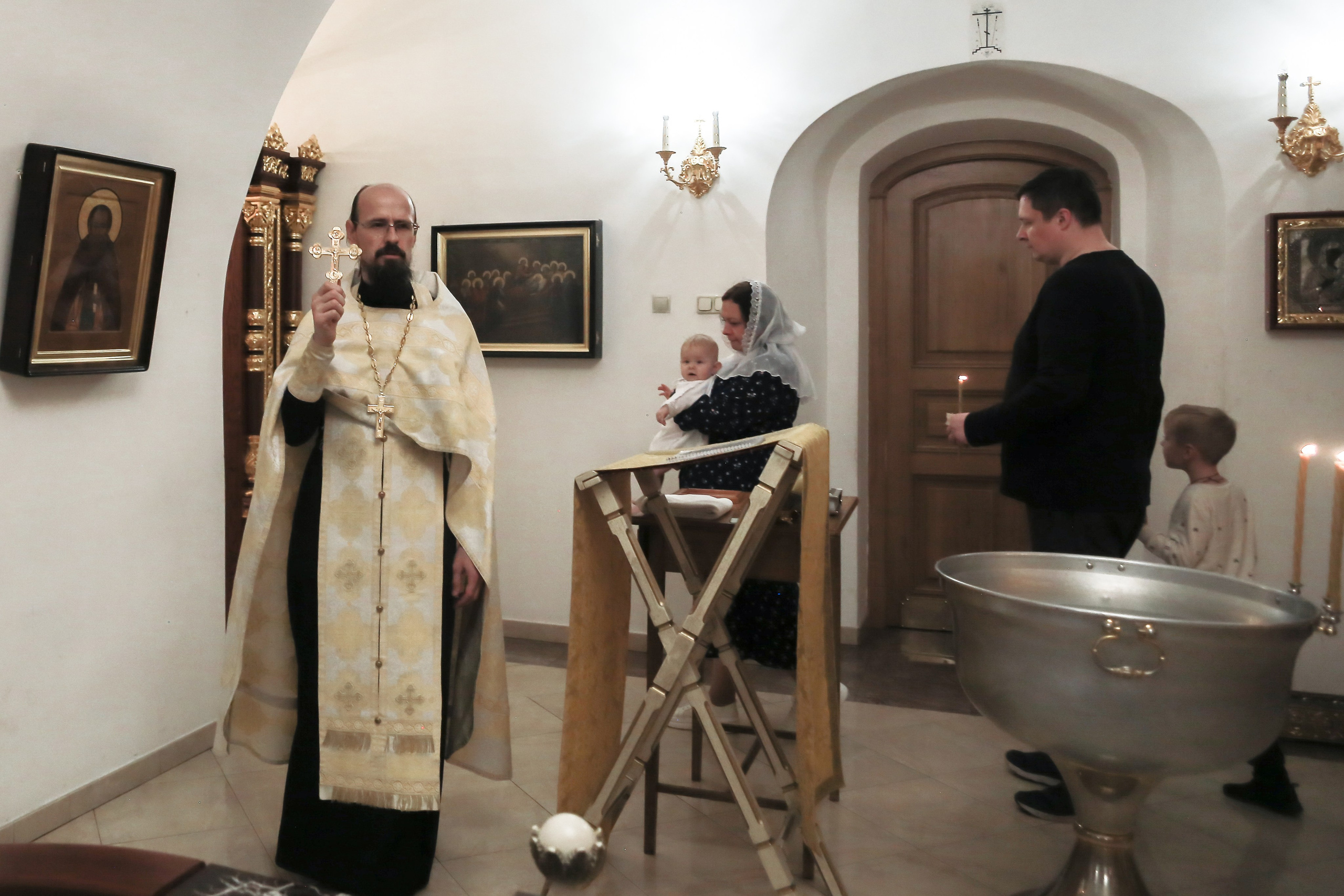 Крещение Машеньки. Храм Живоначальной Троицы в Останкино. Антонина Морозова, профессиональный семейный фотограф видеограф