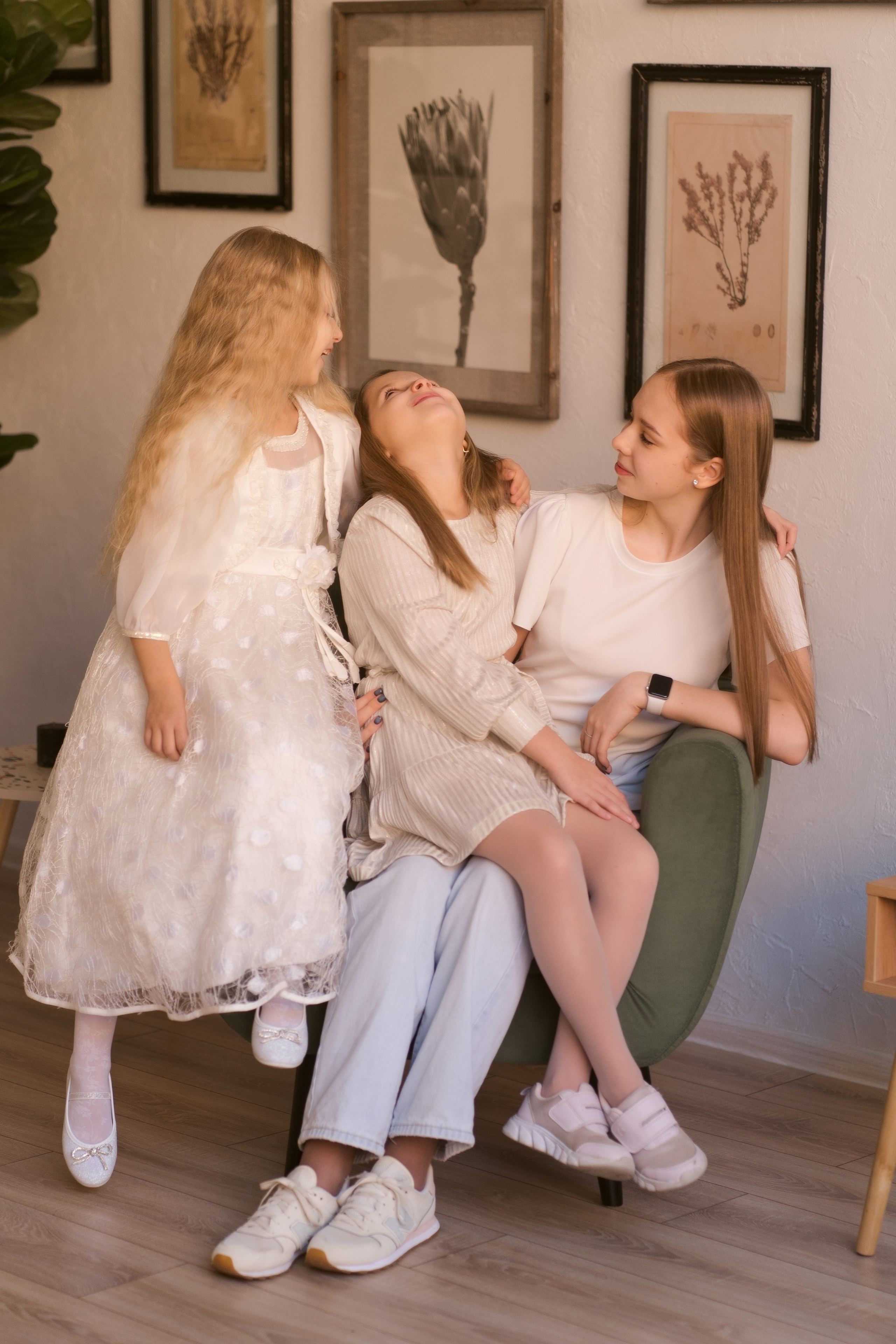 Бабушка и внуки. Nadia Fay