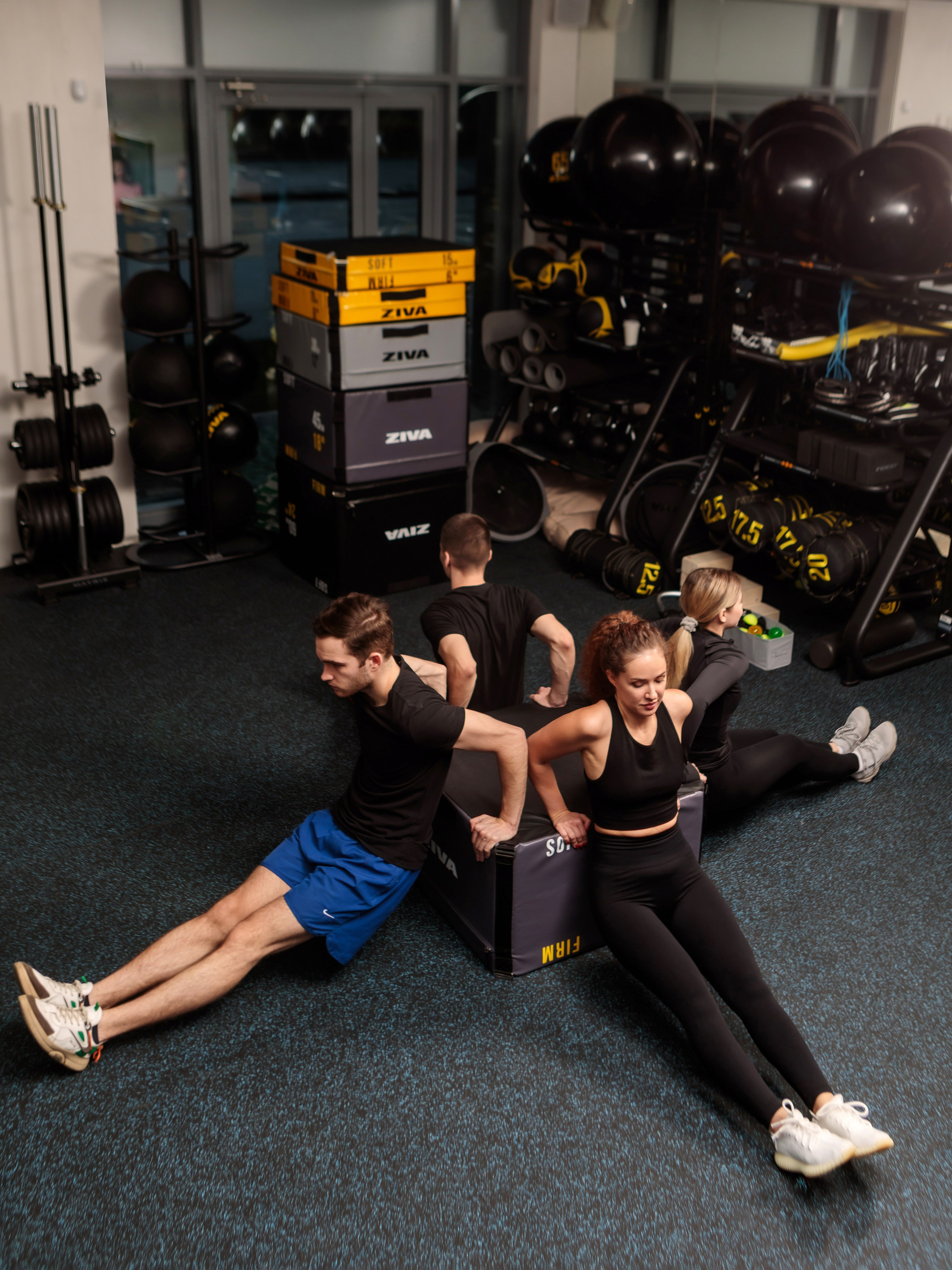 Фитнес-клуб Parus fit. Брук Артём