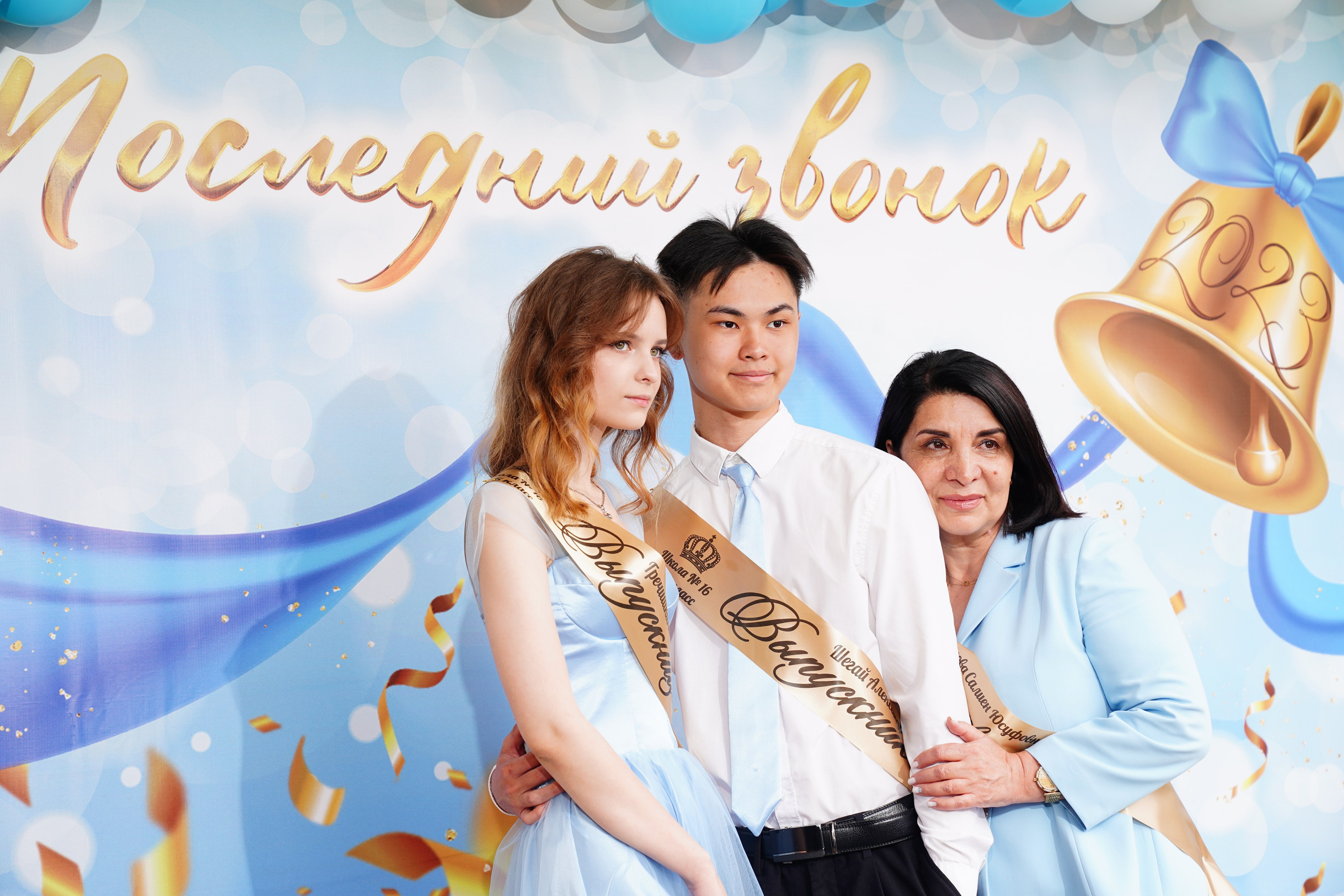 Последний звонок. MEMENTO.Выпускные альбомы, школьные, юбилейные и другие книги. Ростов-на-Дону