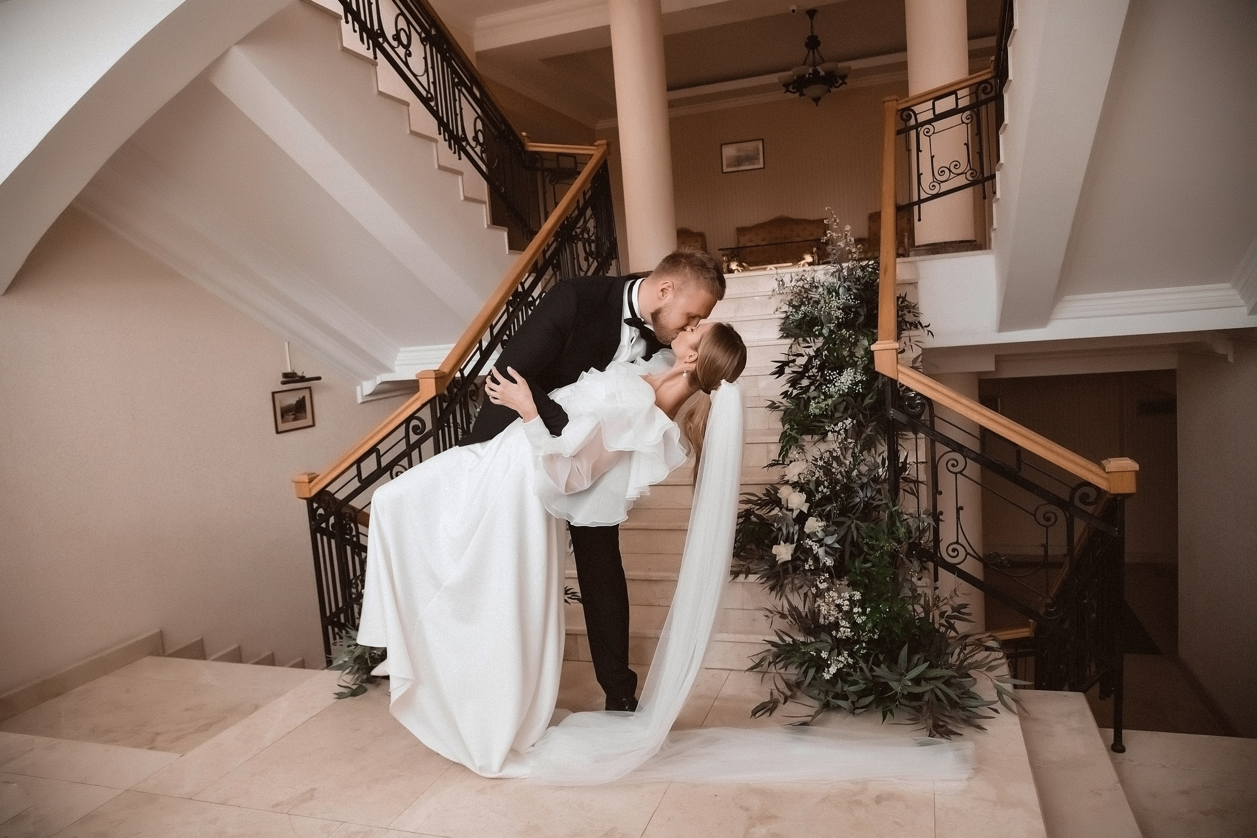 Свадебная фотосессия в отеле RIVIERA SUNRISE RESORT & SPA. Свадебный и семейный фотограф и видеограф, Крым, Москва, Санкт -Петербург