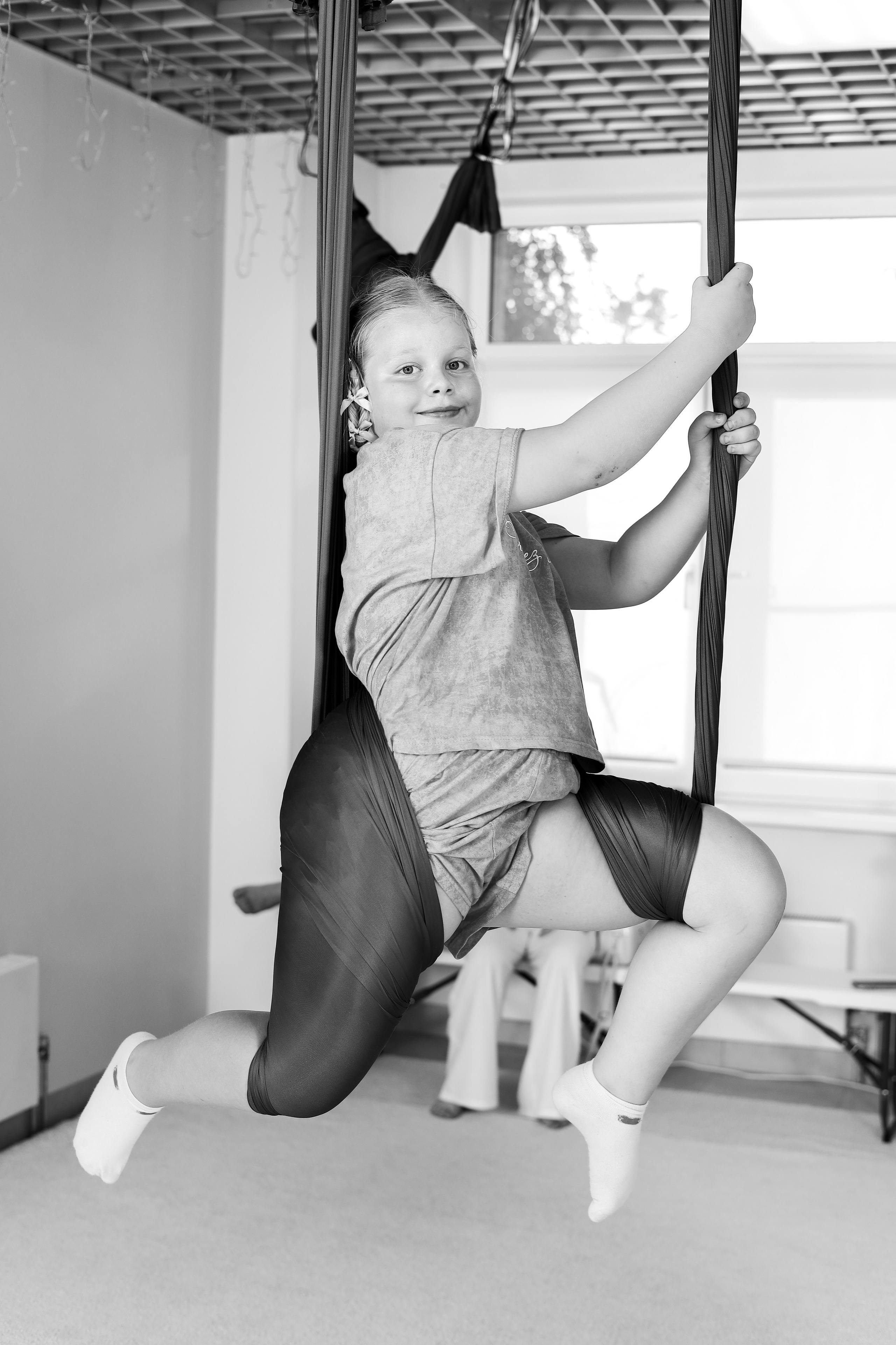 Детская аэройога. Фотограф Надршина Лилия