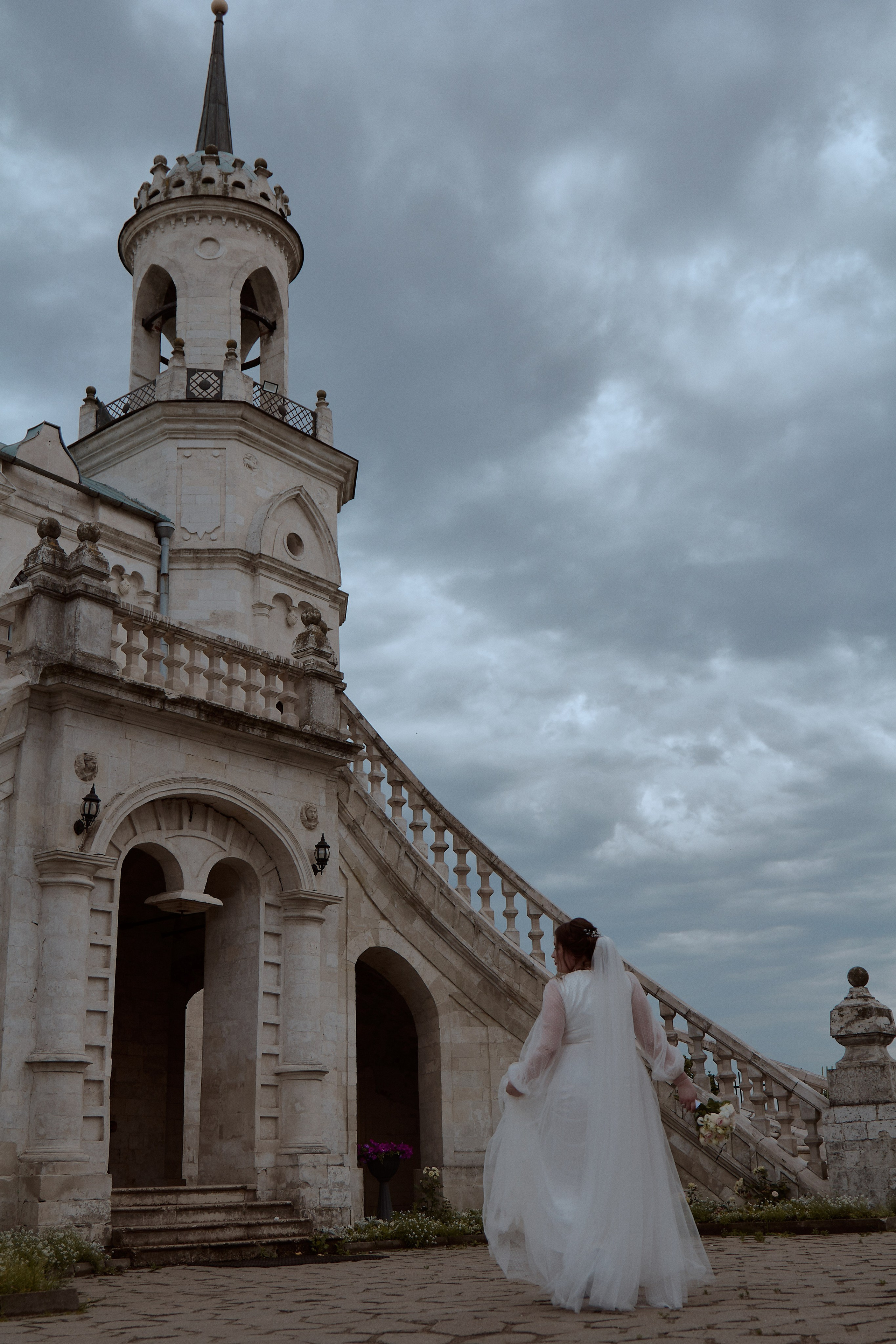 Виктория и Даниэль. Владимирский храм. Фотограф лавстори Москва/МО Приятелева Ангелина