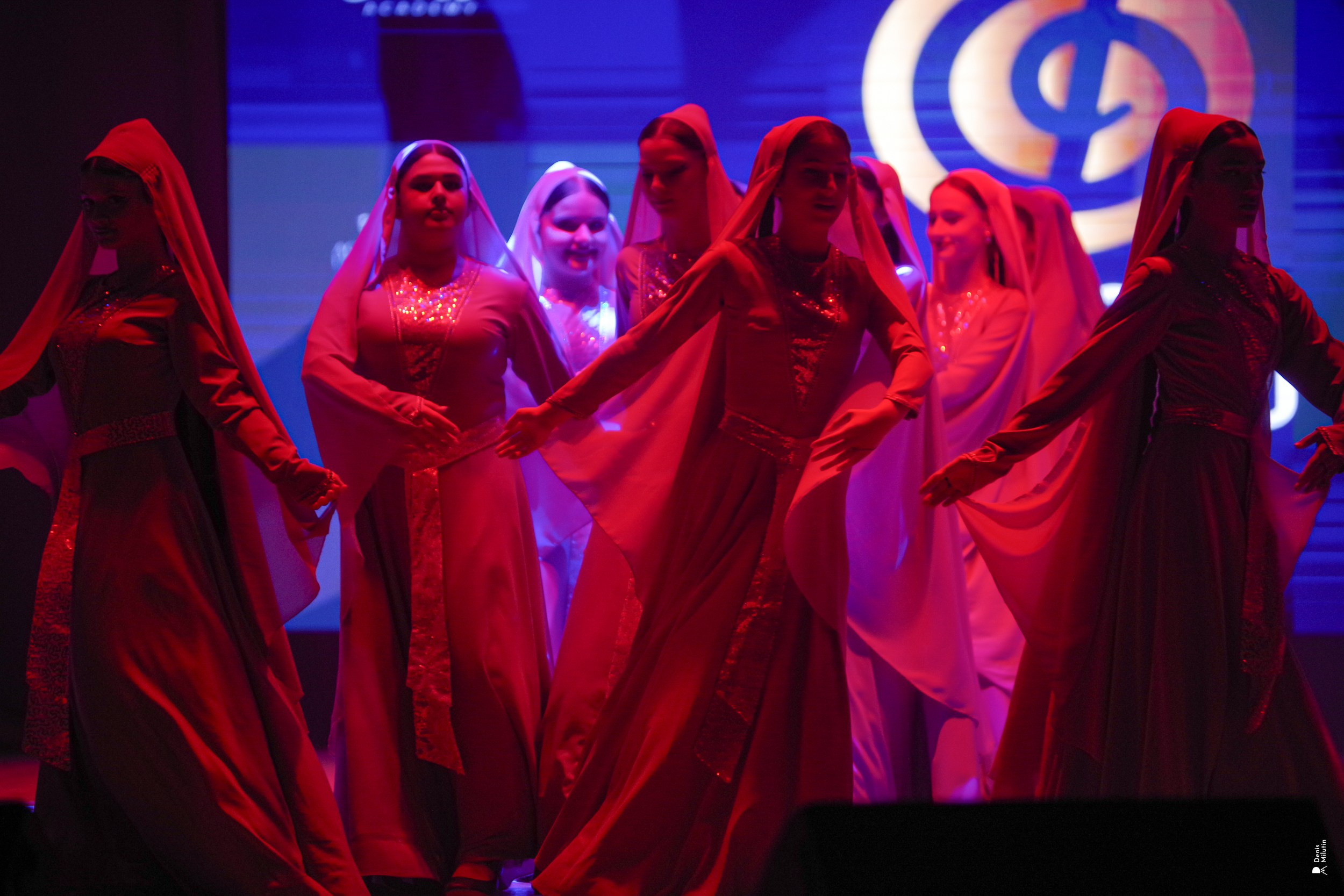 Танцы в Хоби. Портретный фотограф Денис Милютин