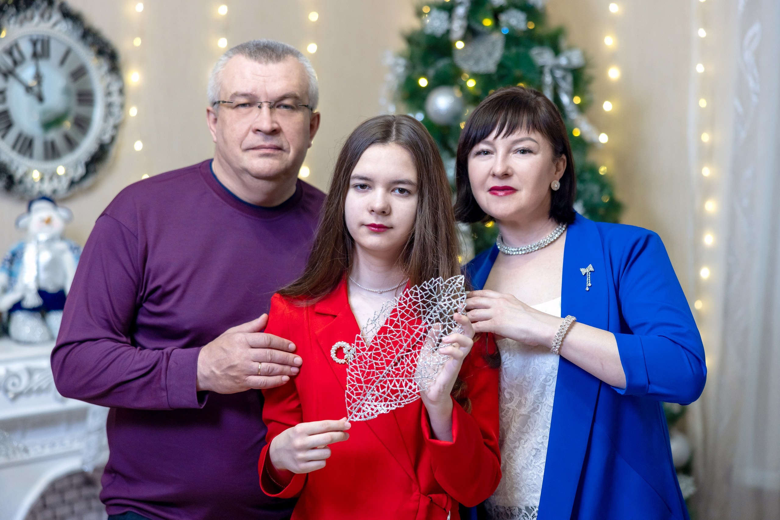 Семейная новгодняя фотосъемка у ёлки и камина. Фотограф в Туле Крупский АнДРей. Фотостудия «КАДР71» в Туле