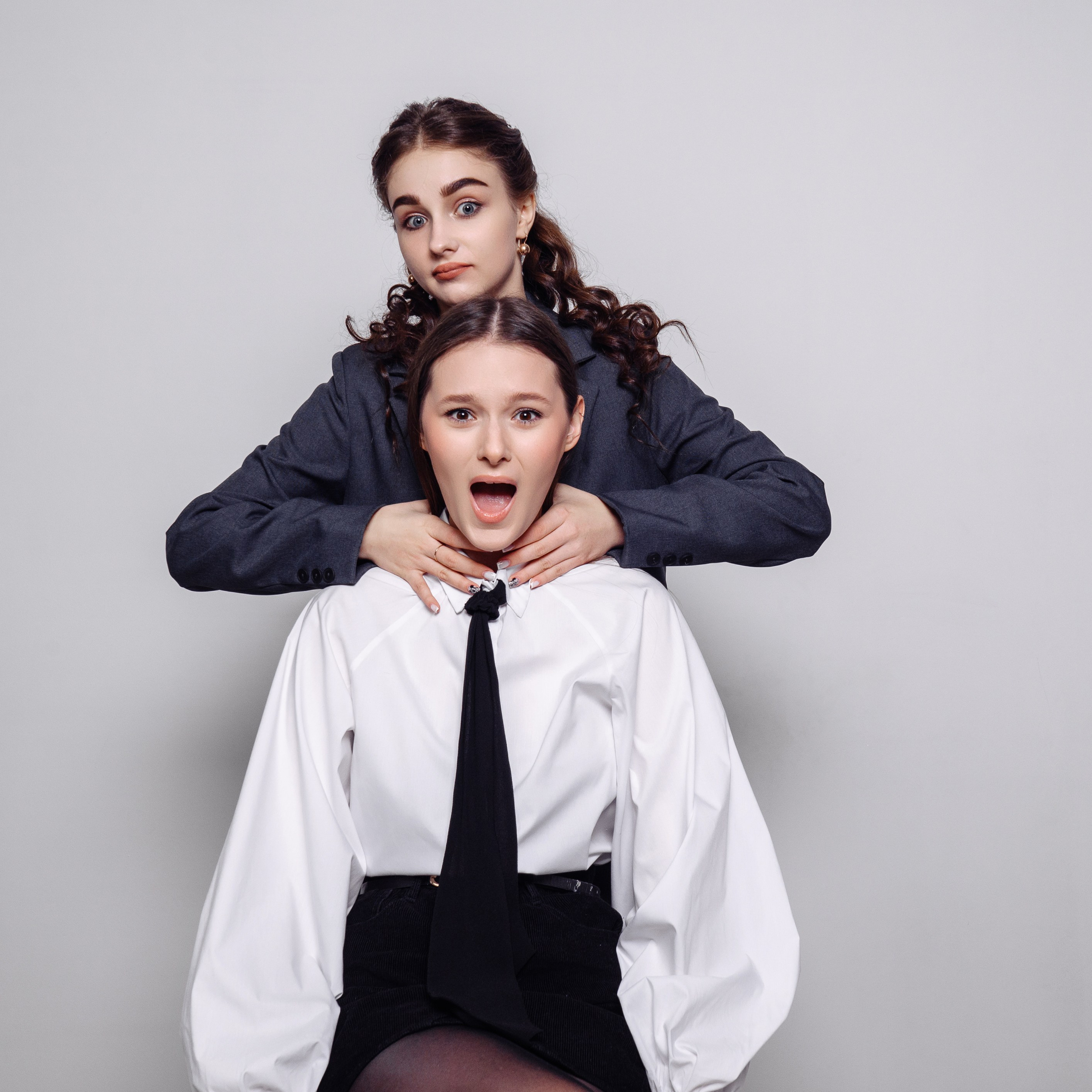 Альбомы в ФотоСтудии SelfieBox. НеФотоАльбом — выпускные альбомы Абакан Минусинск Черногорск Хакасия