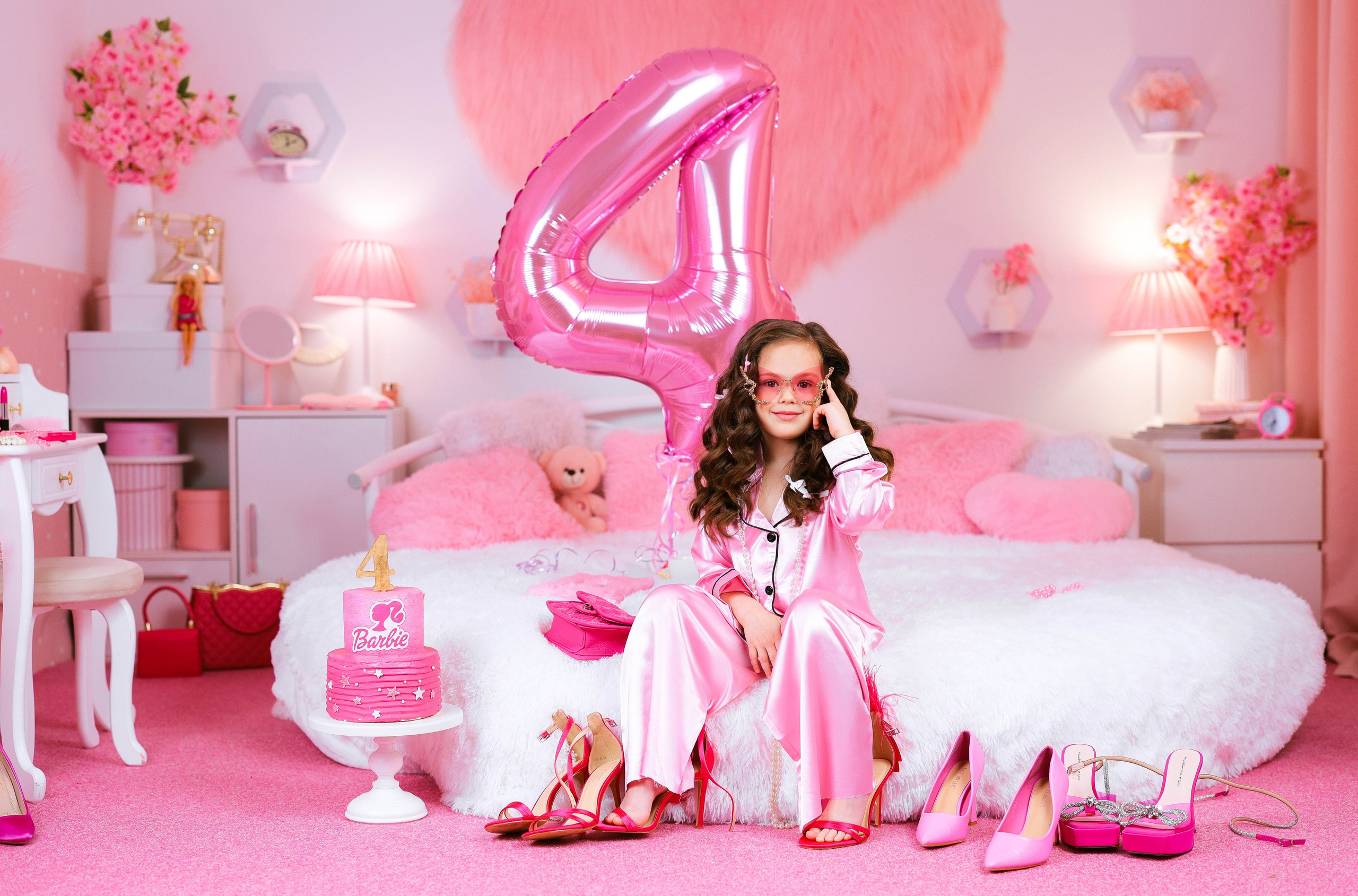 РОЗОВАЯ КОМНАТА