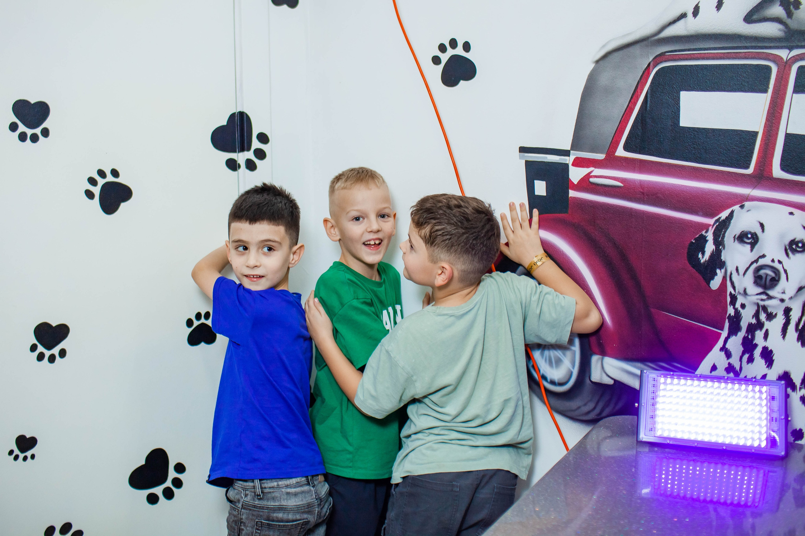 Неон Челендж День рождения Ярослава. Детский и семейный фотограф в Санкт-Петербурге Елизавета Сорокина