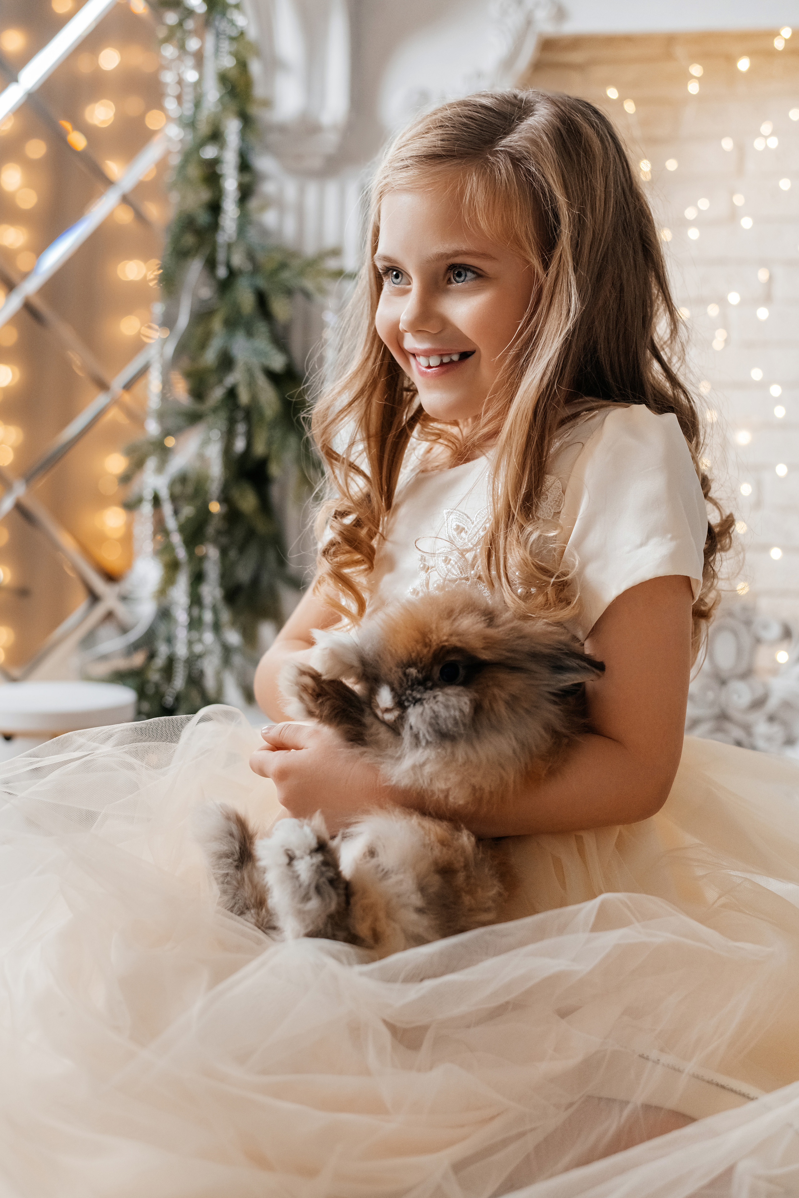 Детская фотосессия с кроликом. Фотограф в Крыму Кот Мария