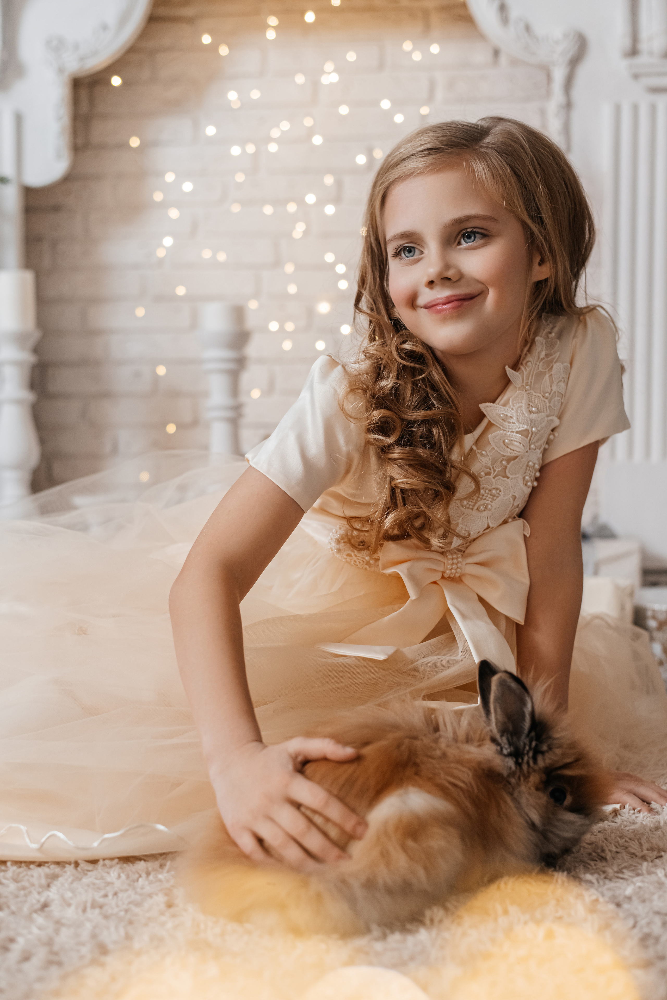 Детская фотосессия с кроликом. Фотограф в Крыму Кот Мария