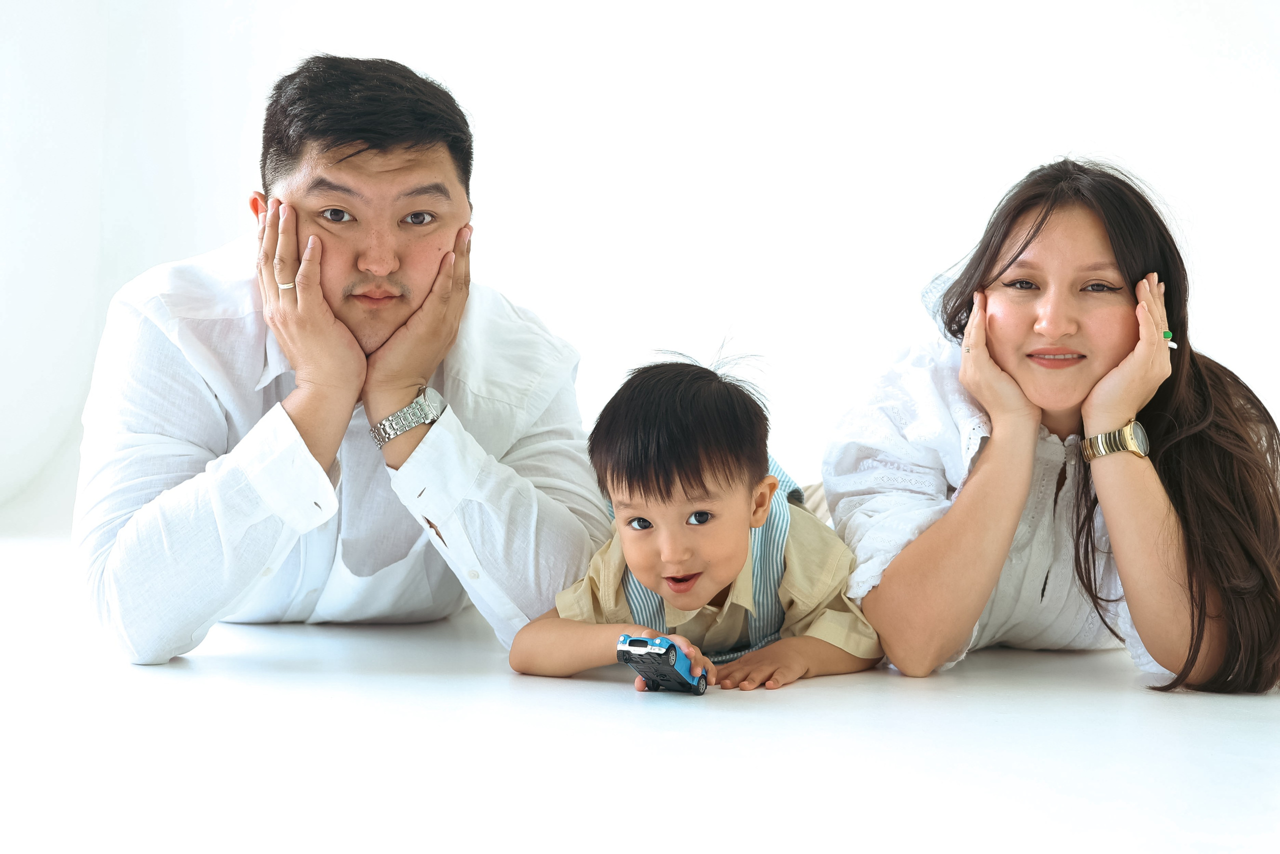 Студийная фотосессия. Фотограф в Астане, индивидуальная, семейная, домашняя фотосессия