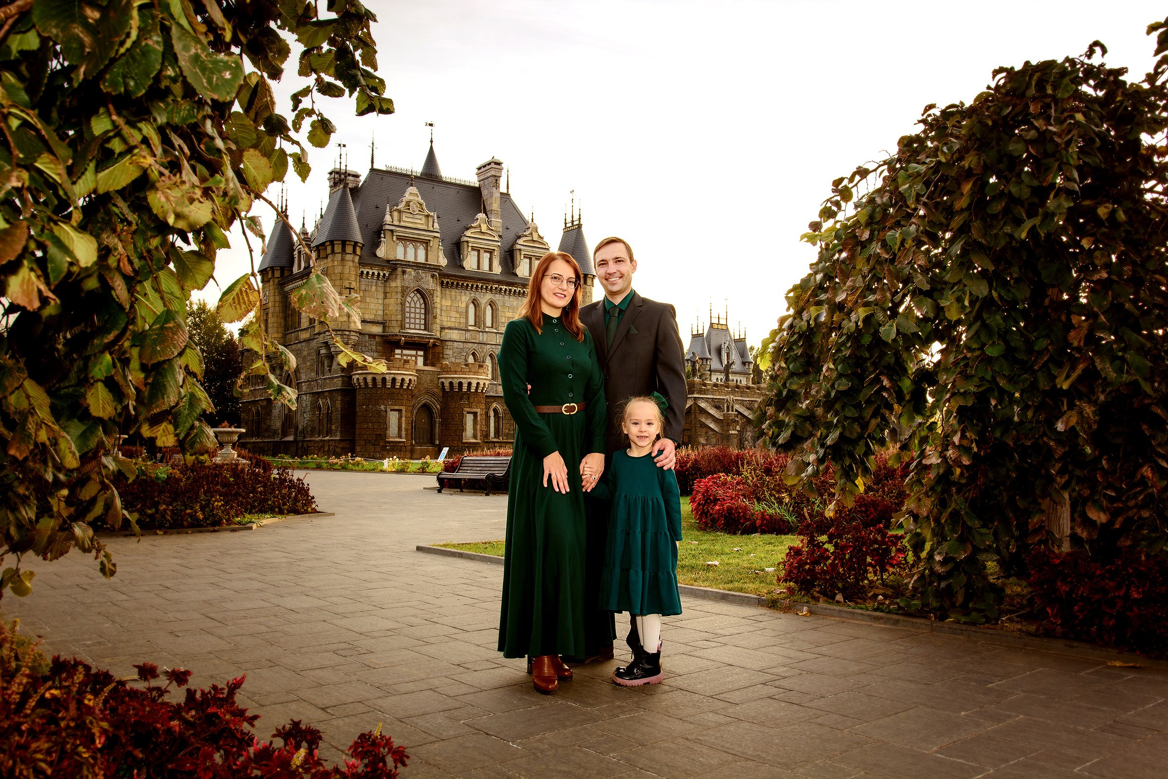 Семейная фотосессия у Замка Гарибальди. Фотограф Оксана Сафонова г. Тольятти