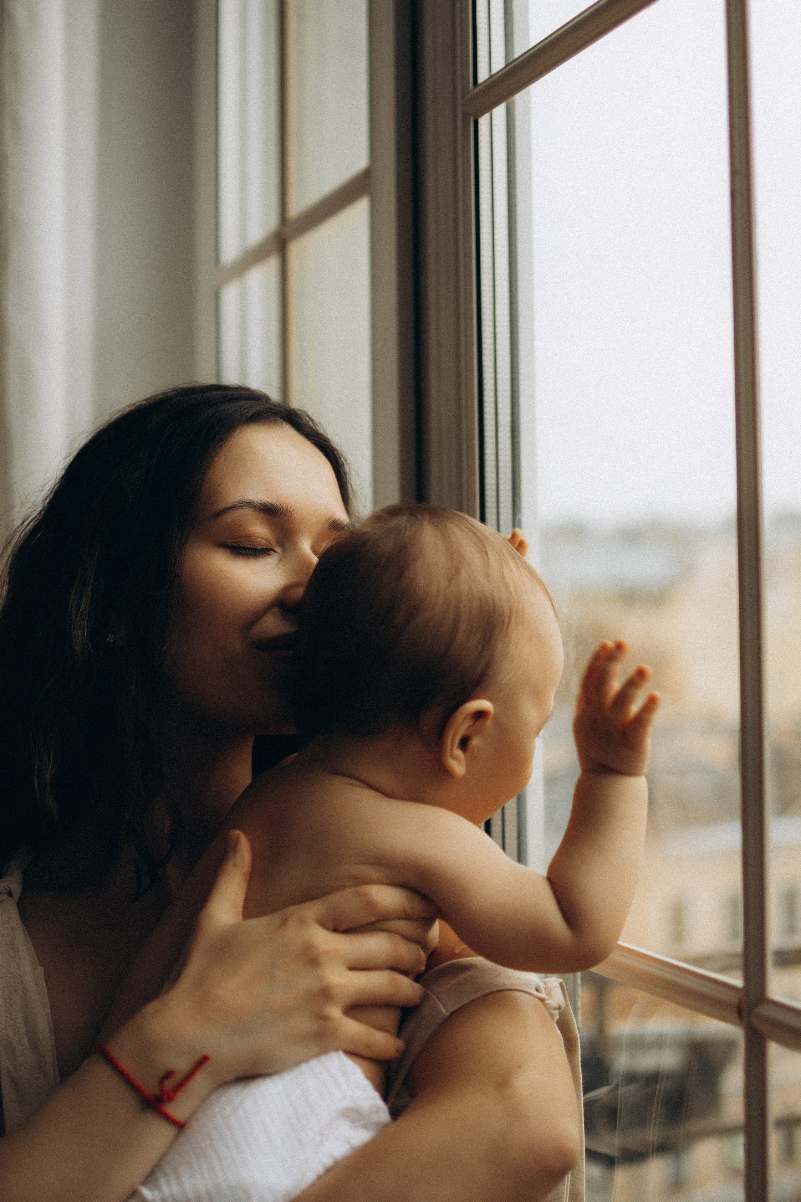 Регина и малыш Дима. Семейный, домашний, ньюборн фотограф Москва Цветкова Елизавета