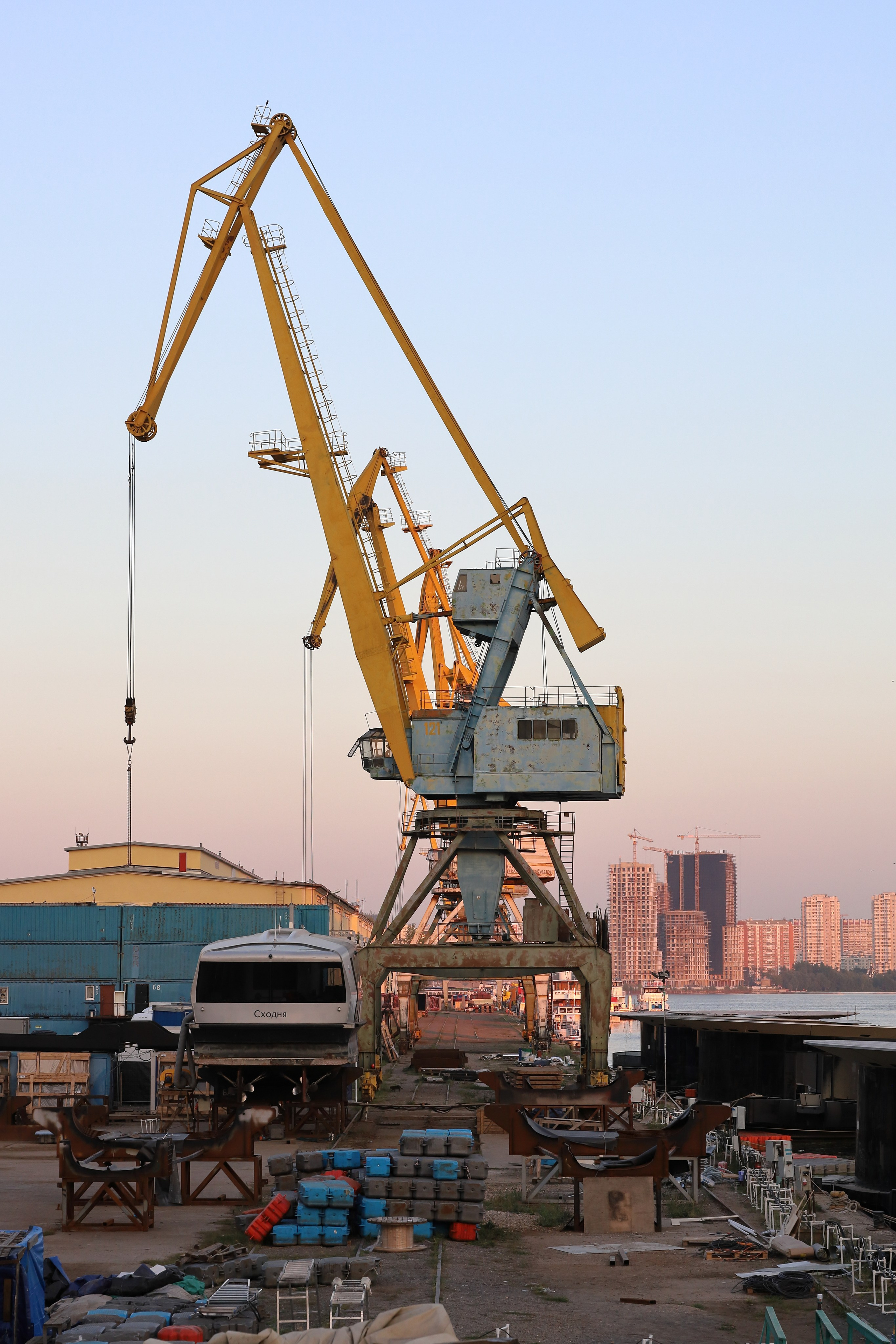 Портовый кран