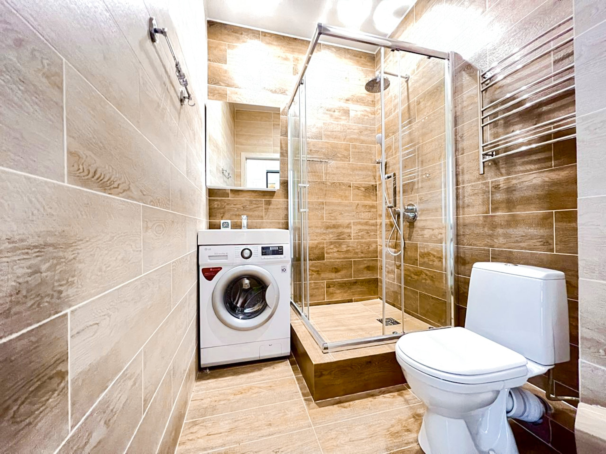 Просторная, уютная квартира с балконом в ж/к Посейдон, в 100 м от моря. Квартиры посуточно, длительно в Сочи, LARA APART GROUP