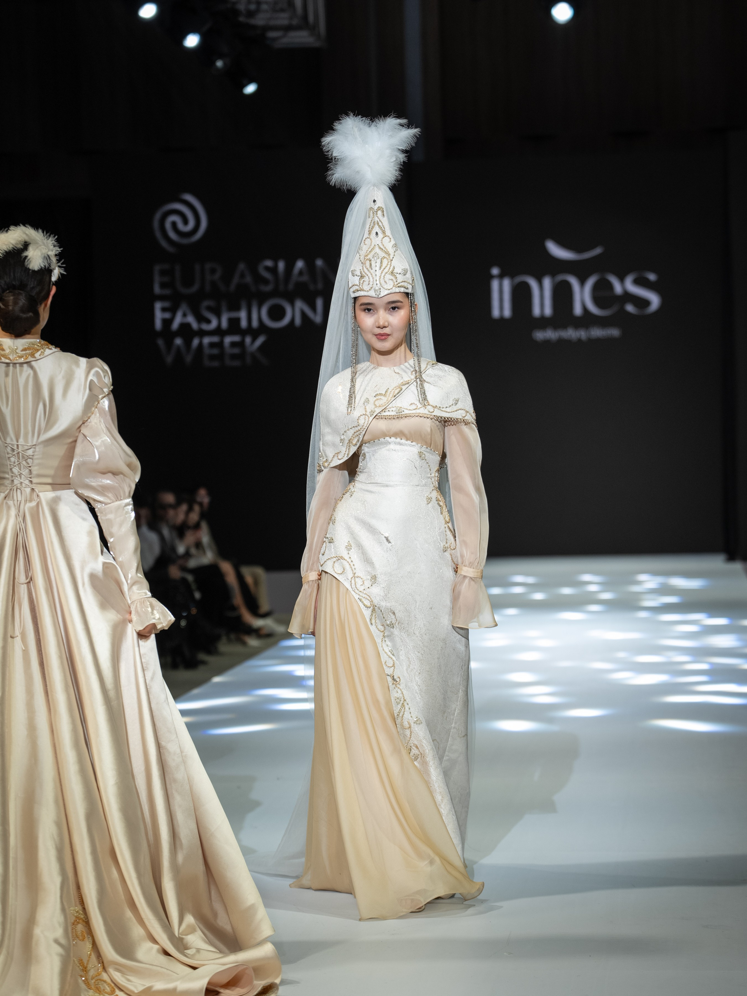 EURASIAN FASHION WEEK Innes. Сайт Алматинского НЮ АРТ, будуар и фэшн фотографа Дениса Карпенко