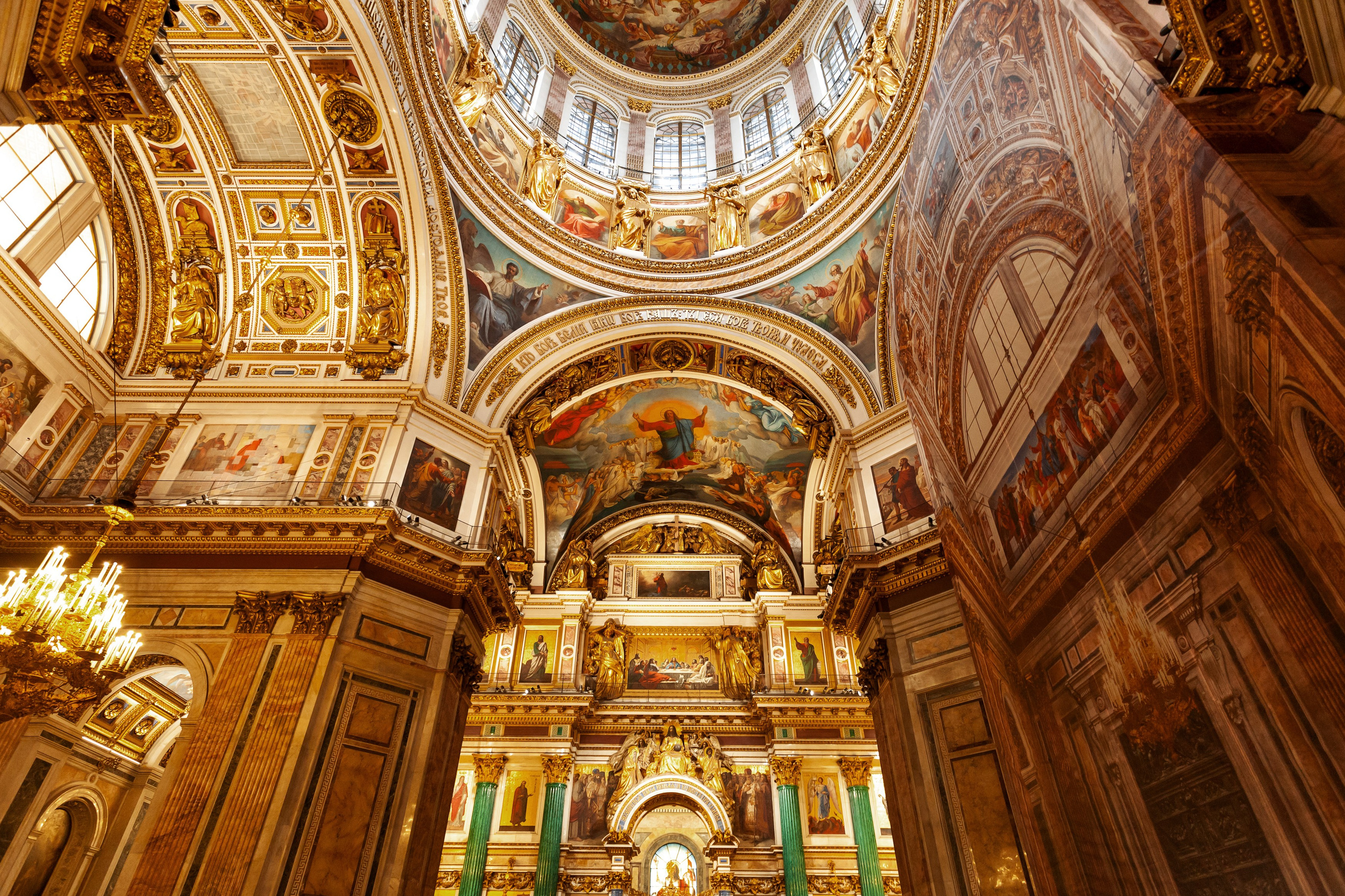 Крещение ребенка в Исаакиевском соборе СПб, крещение в церкви цена, крещение ребенка цена в спб невский район, можно крестить в исаакий, крещение в исаакиевском соборе санкт-петербурга 2023, как и где покрестить ребенка в спб, как записаться на крестины ребенка в исаакиевском соборе, фотограф на