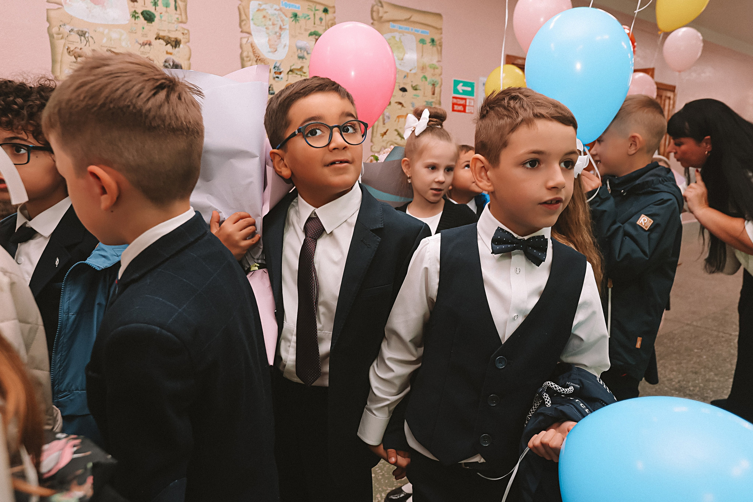 1 сентября линейка+кл час+портреты. Семейный фотограф Тюмень, фотограф на роды Салмина Мария