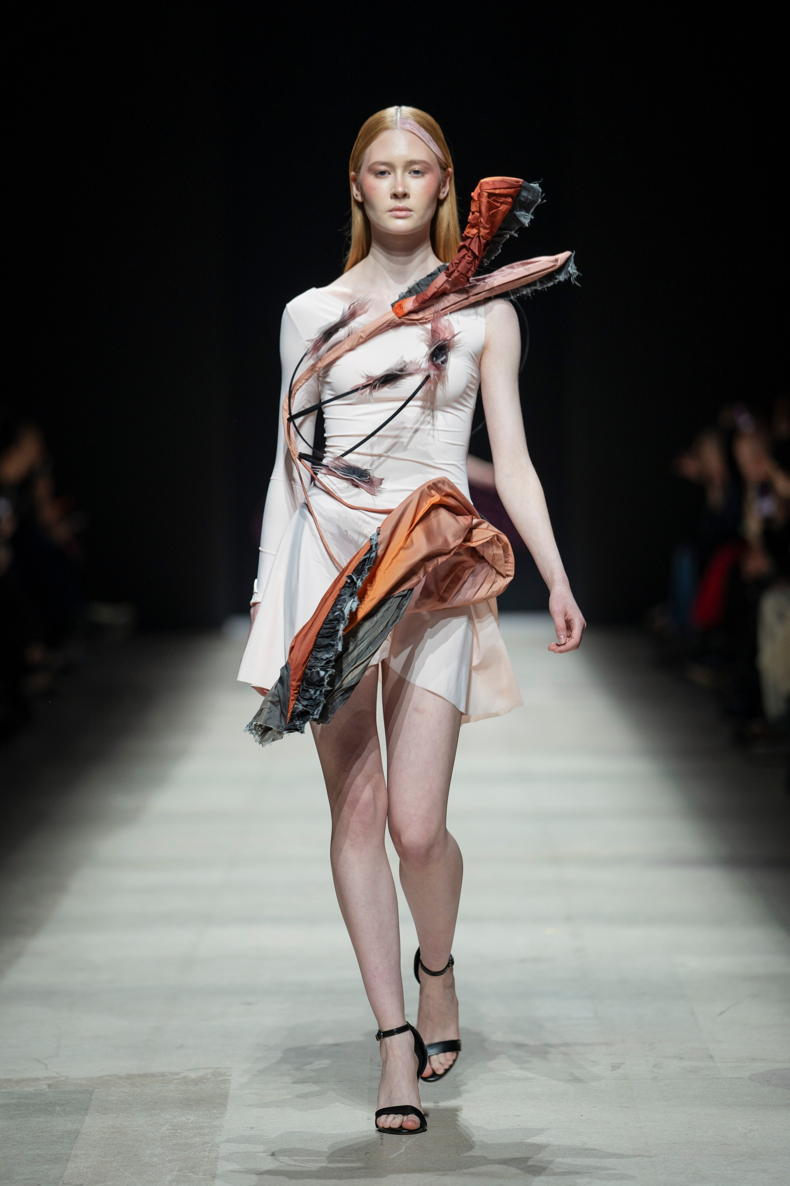 Показ Школы дизайна НИУ ВШЭ на Московской неделе моды. Фотограф в Москве Савкина Евгения
