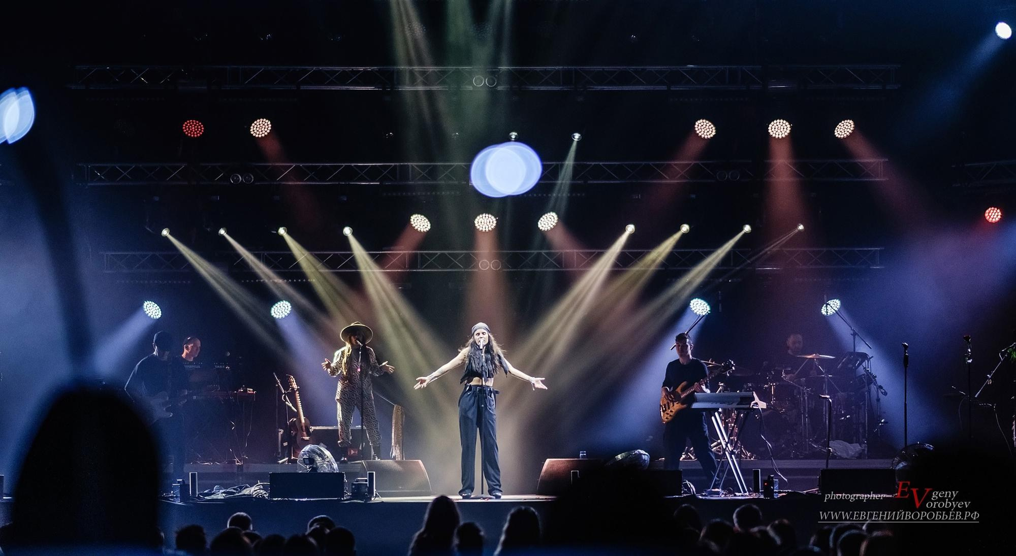 Концерт певицы зиверт в Красноярске фото репортаж артистка шоу фоторепортаж репортажный фотограф фотосъёмка заказать цена стоимость пример