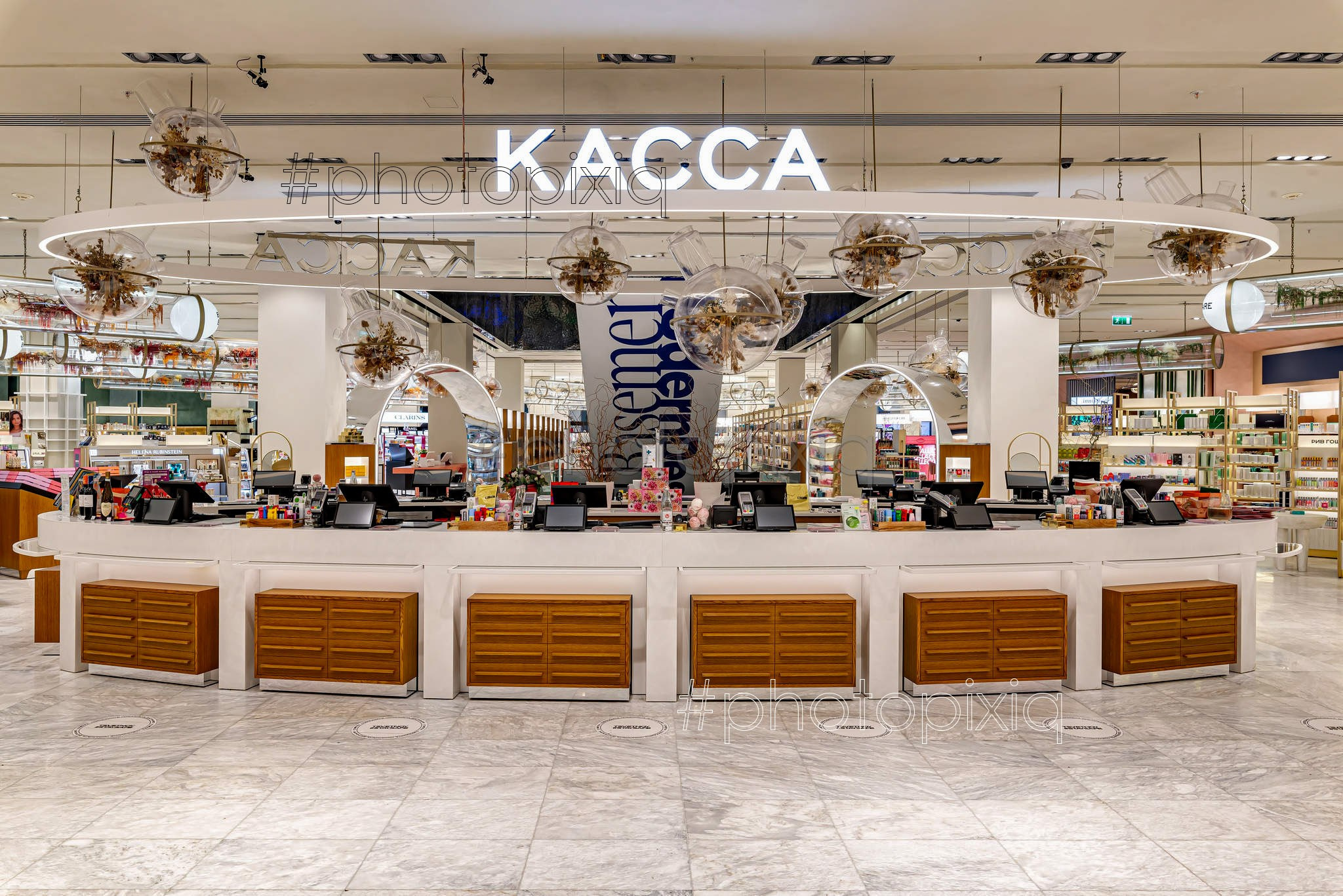 Интерьерная съёмка магазина парфюмерии и косметики Рив Гош. Интерьерная съёмка и виртуальные туры — Интерьерный фотограф Кузнецов Сергей (photopixiq)