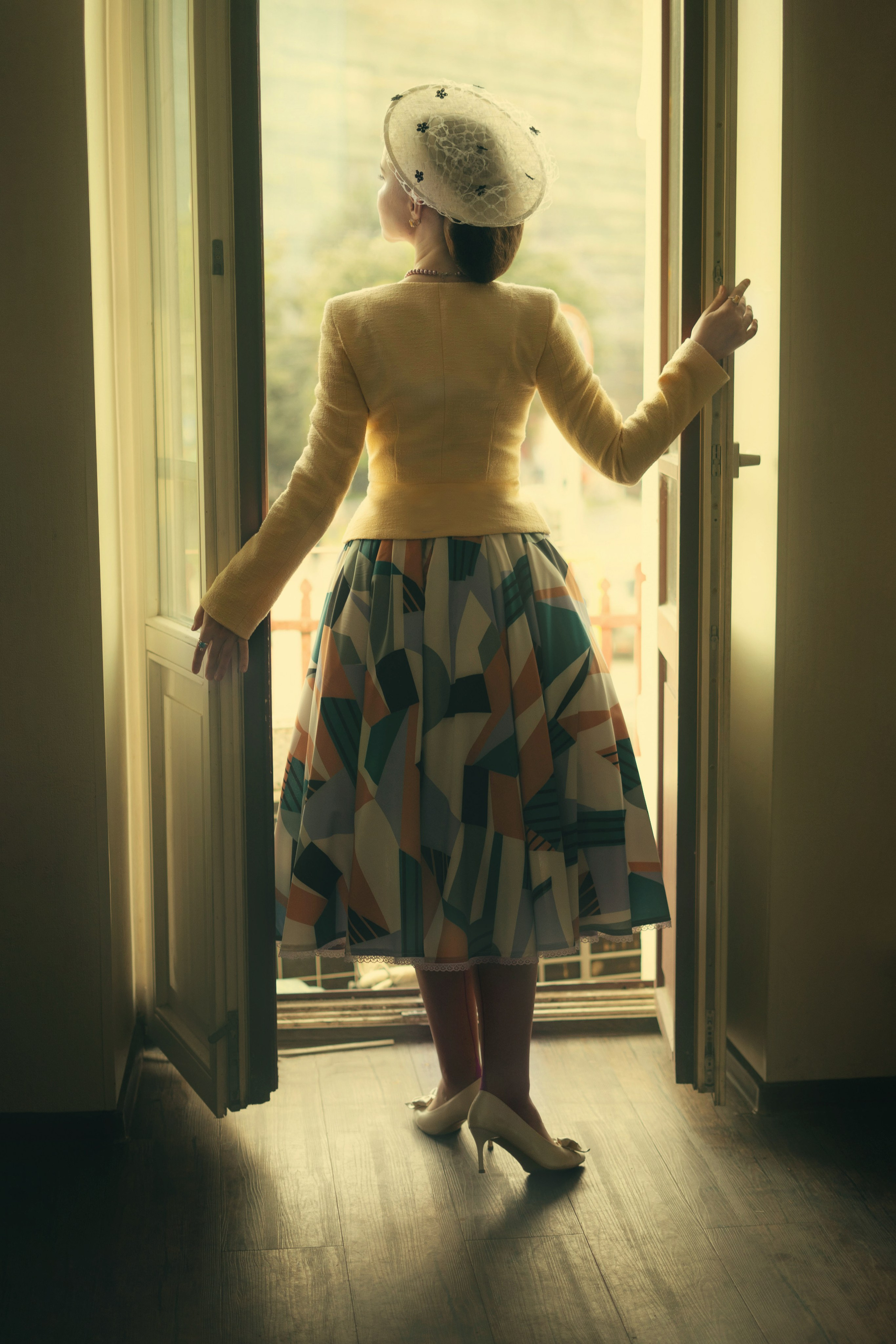 Арт фотография, художественный портрет. Стилизация, винтажная одежда и обувь в Хабаровске. Ретро стиль, студийные и уличные фотосессии.