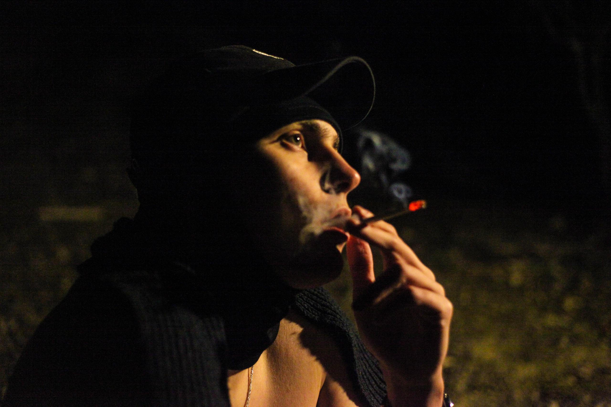 «Затянутая тишина: воспоминания прошлой жизни». Уличный фотограф Города N