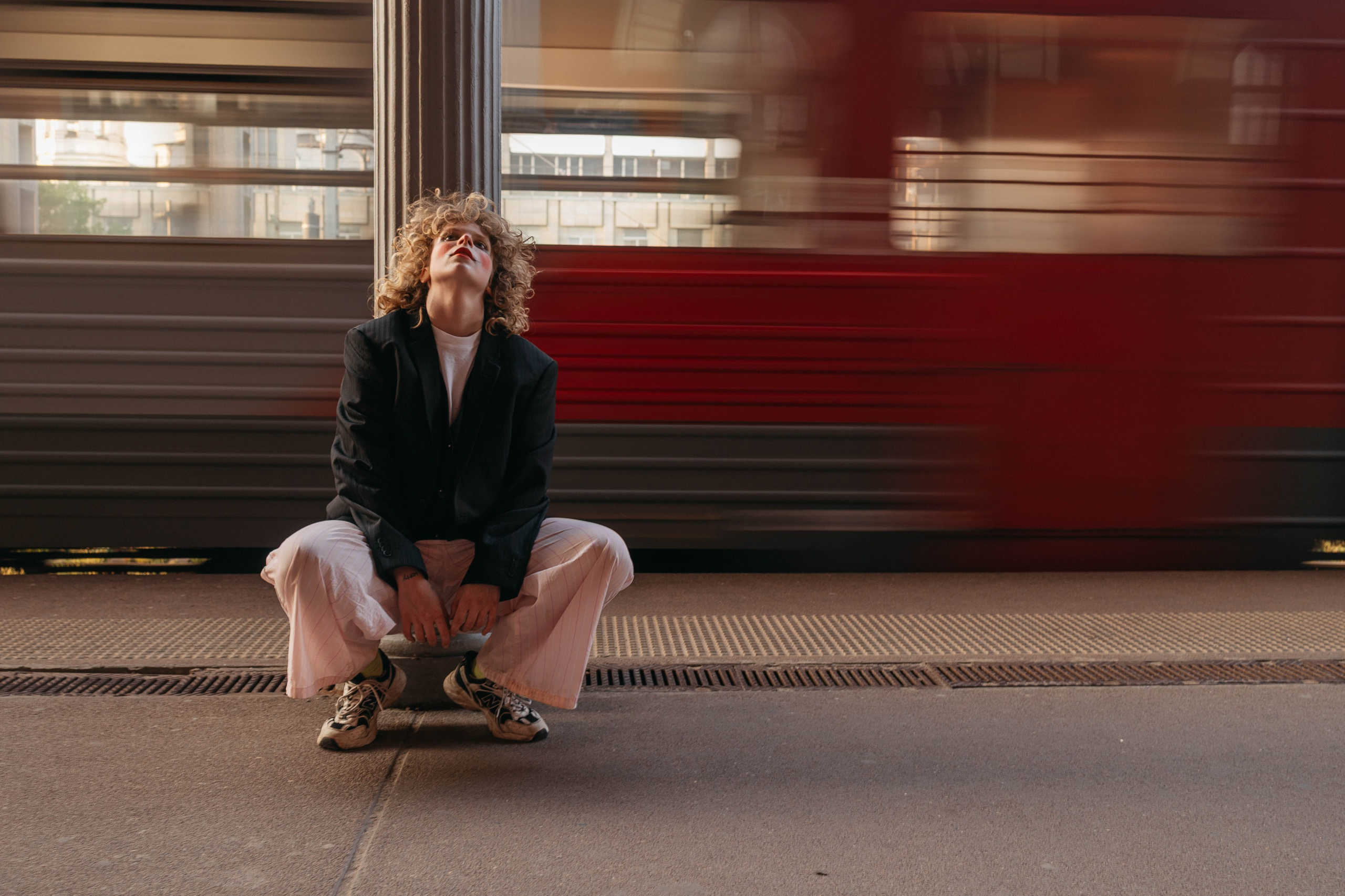 Закат на ЖД вокзале. Лиза. Фотограф в Твери Лагодная Яна