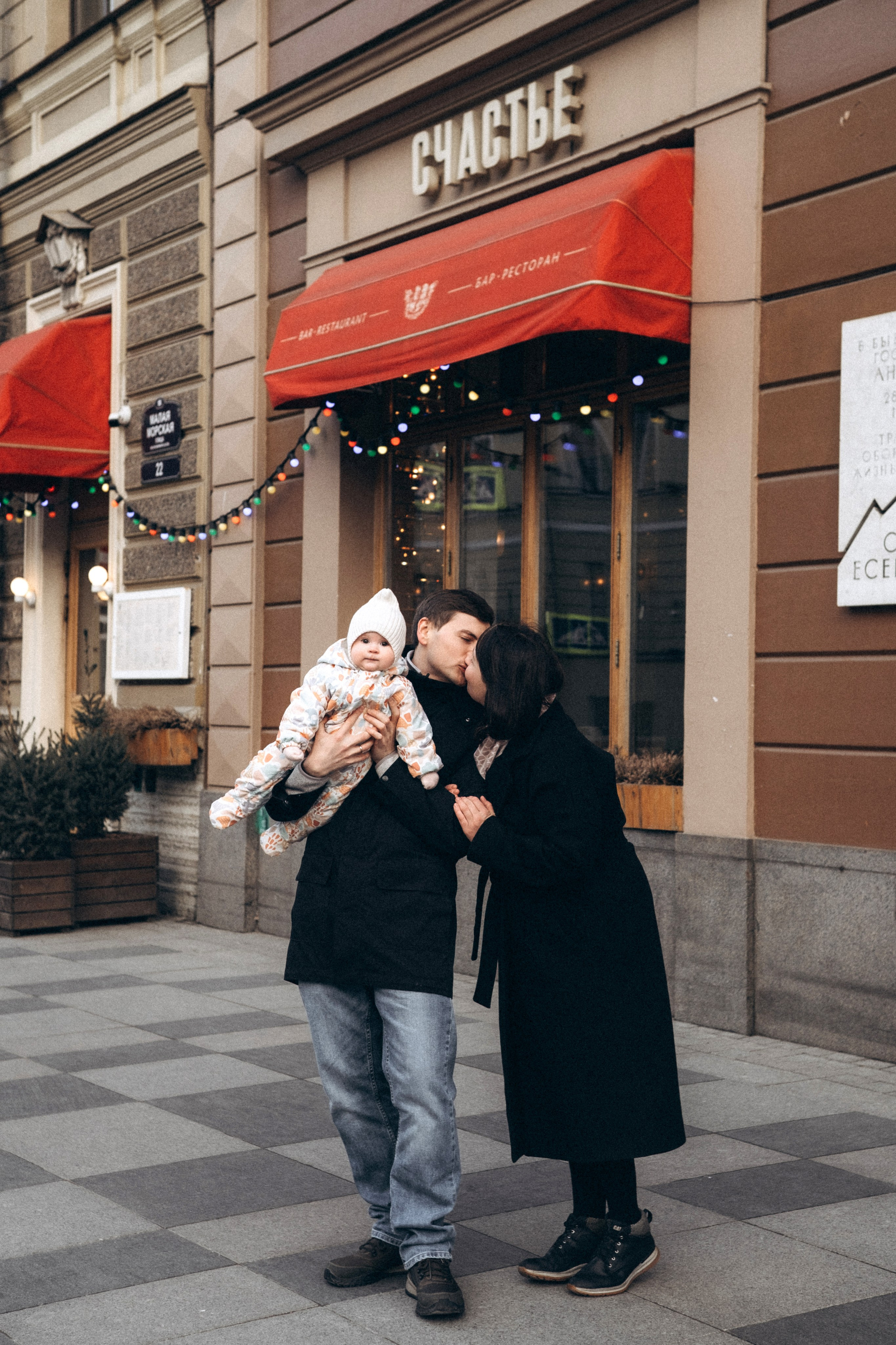 Прогулка у Исаакиевского собора. Фотограф в Санкт-Петербурге Кристина Брянская