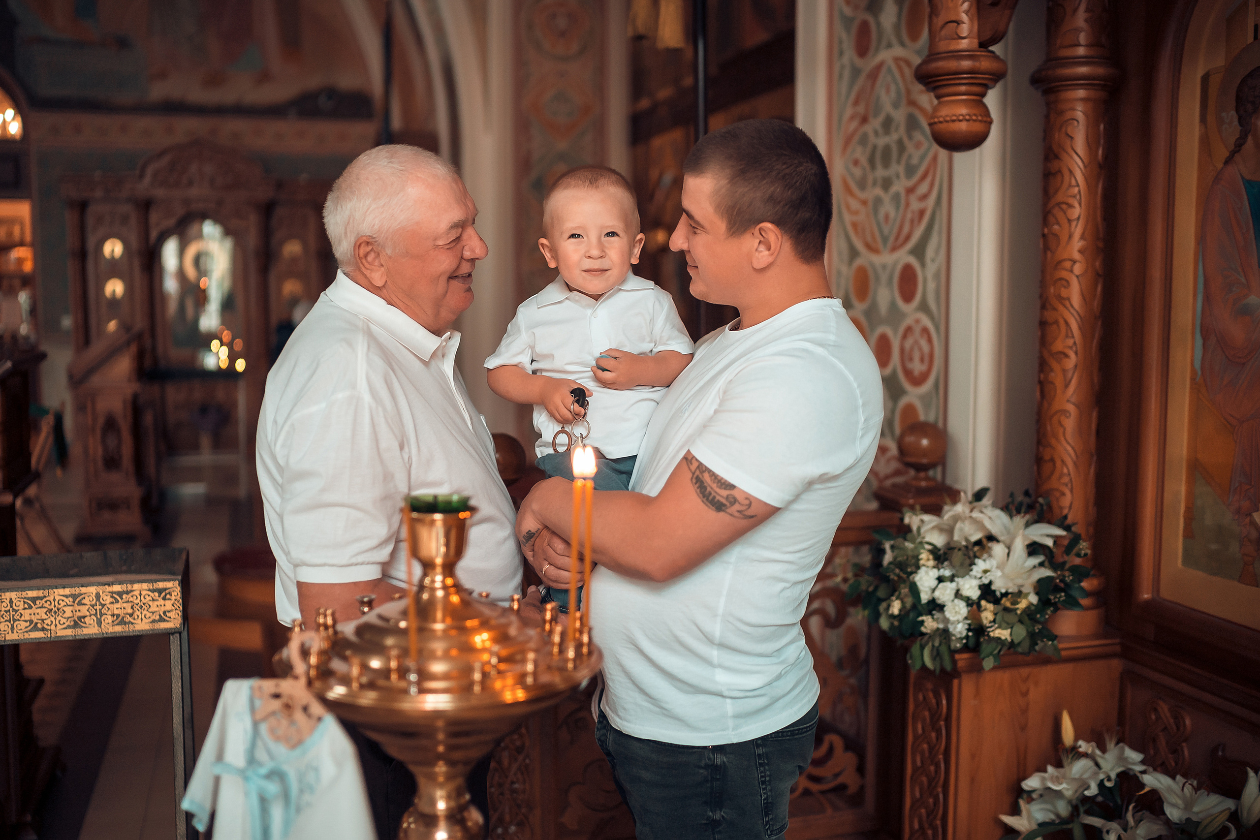 Крещение ребенка в Красноярске, Храм Иоанна Предтечи. Фотограф на Крещение и Венчание в Красноярске Рамазанова Юлия