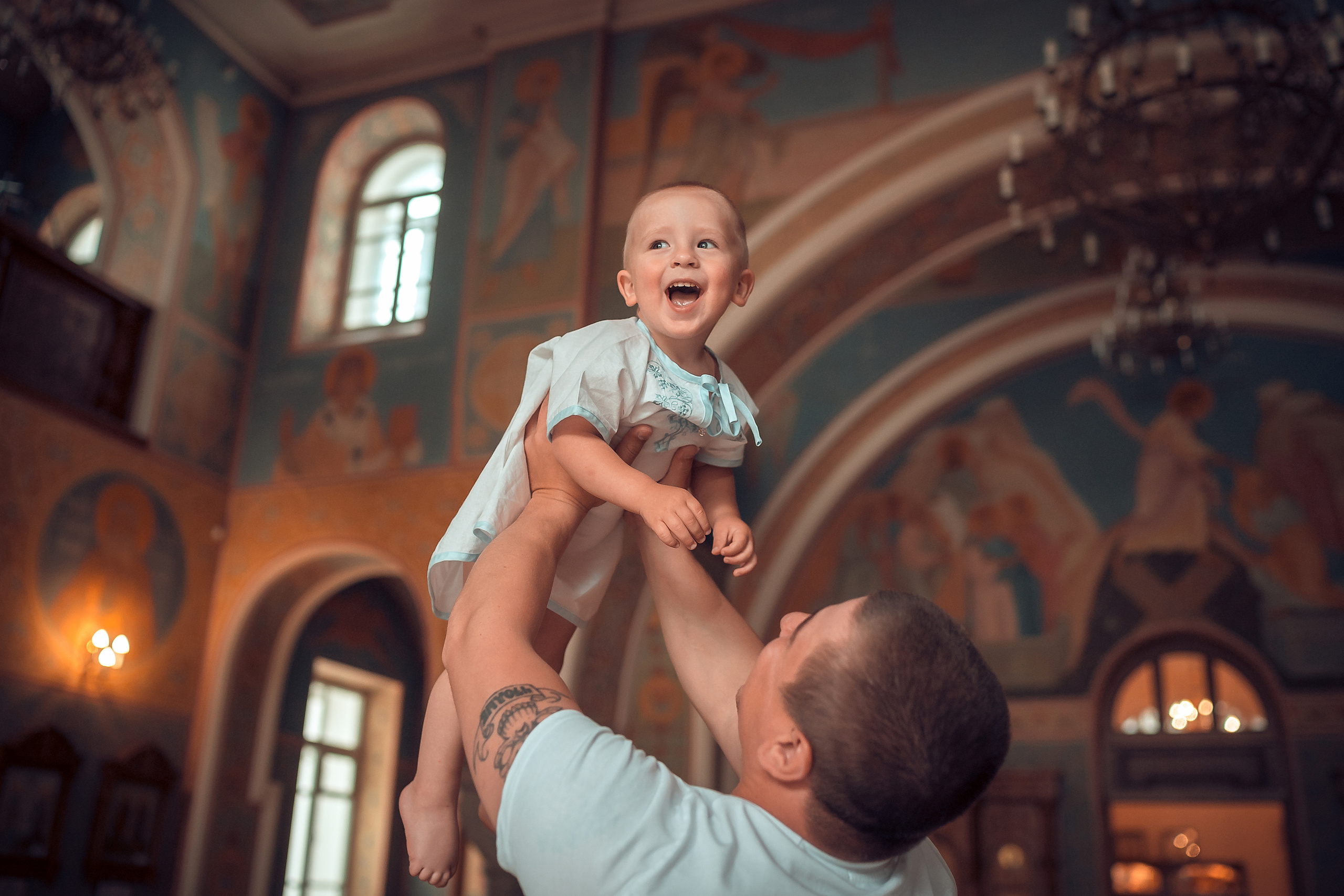 Крещение ребенка в Красноярске, Храм Иоанна Предтечи. Фотограф на Крещение и Венчание в Красноярске Рамазанова Юлия