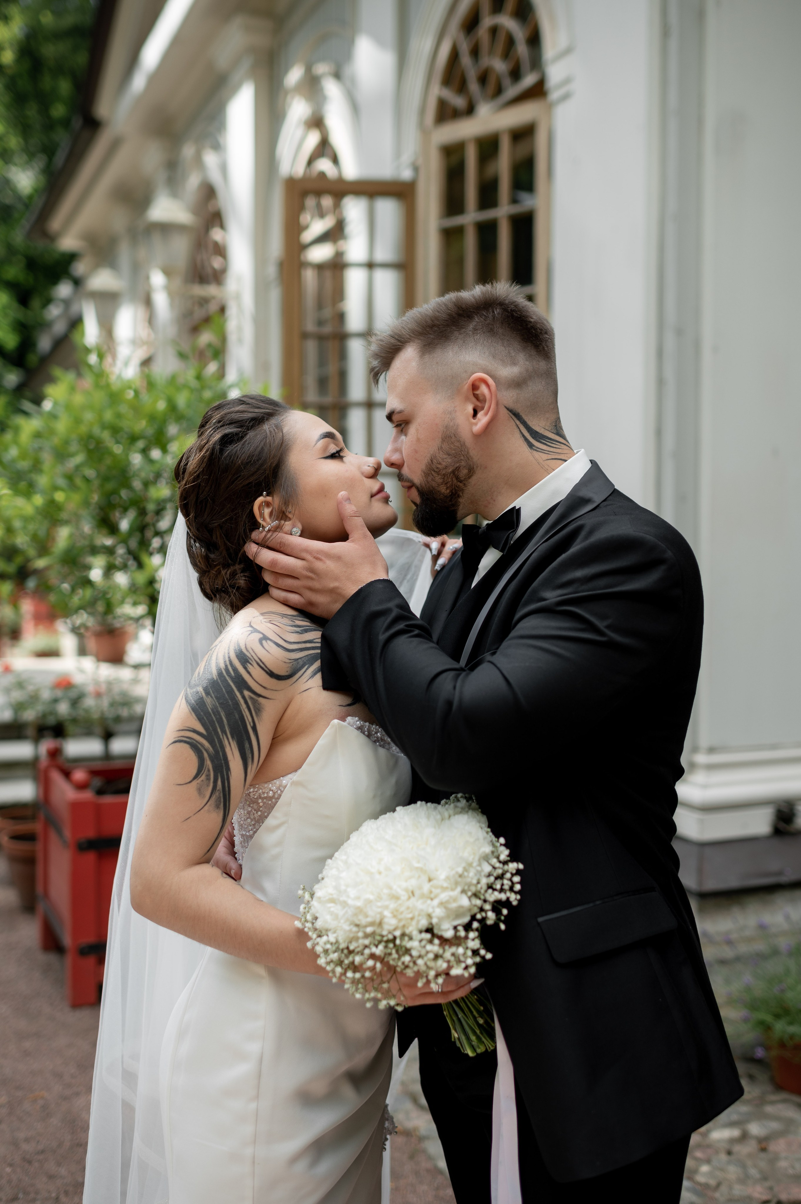 Диана и Евгений (маршрут № 1 в Питере: Исаакиевская площадь, красные маркизы Астории, набережная Мойки, Дворец Штиглица и Летний сад). Портретный, семейный и свадебный фотограф в Санкт-Петербурге и в Пушкине Ширяев Денис