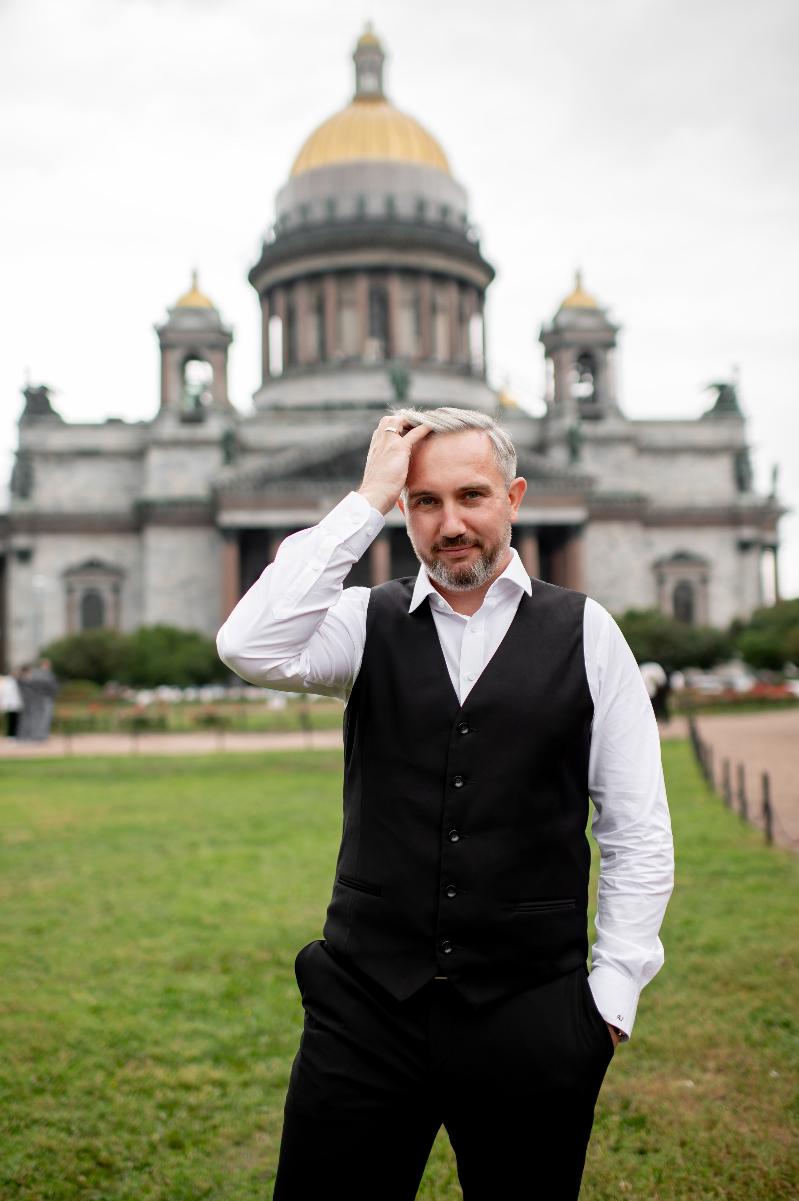 Классическая свадебная фотосессия Аины и Антона по самым красивым местам для свадебной прогулки в Санкт-Петербурге. Портретный, семейный и свадебный фотограф в Санкт-Петербурге и в Пушкине Ширяев Денис