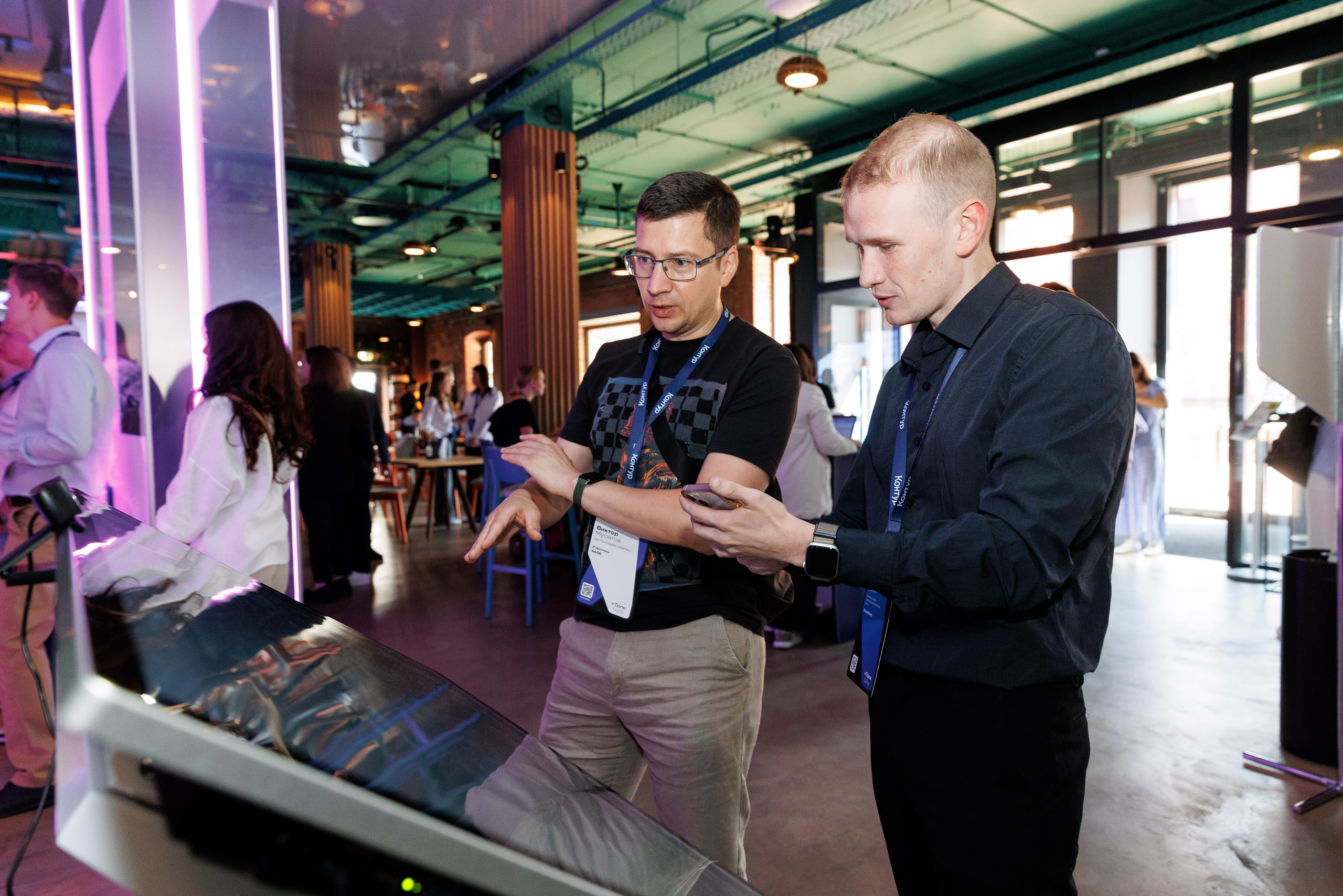 Контур Talk. Репортажный Фотограф в Москве Юра Гушан