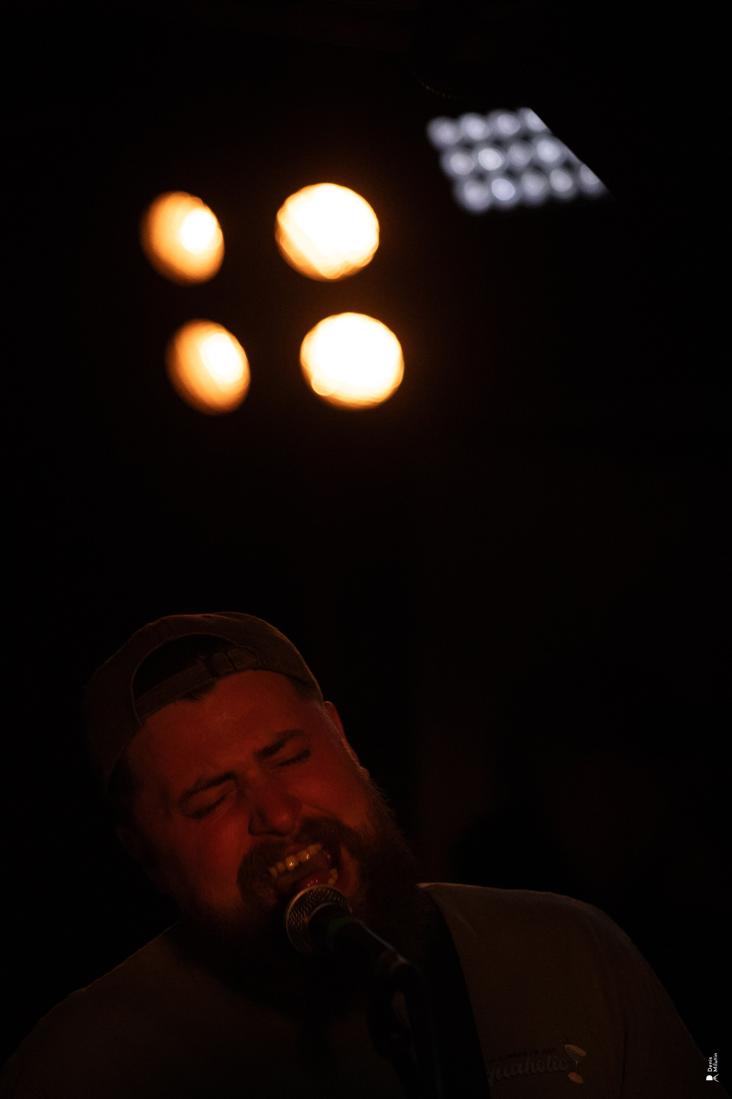 Рядом Ассенизаторы. Портретный фотограф Денис Милютин