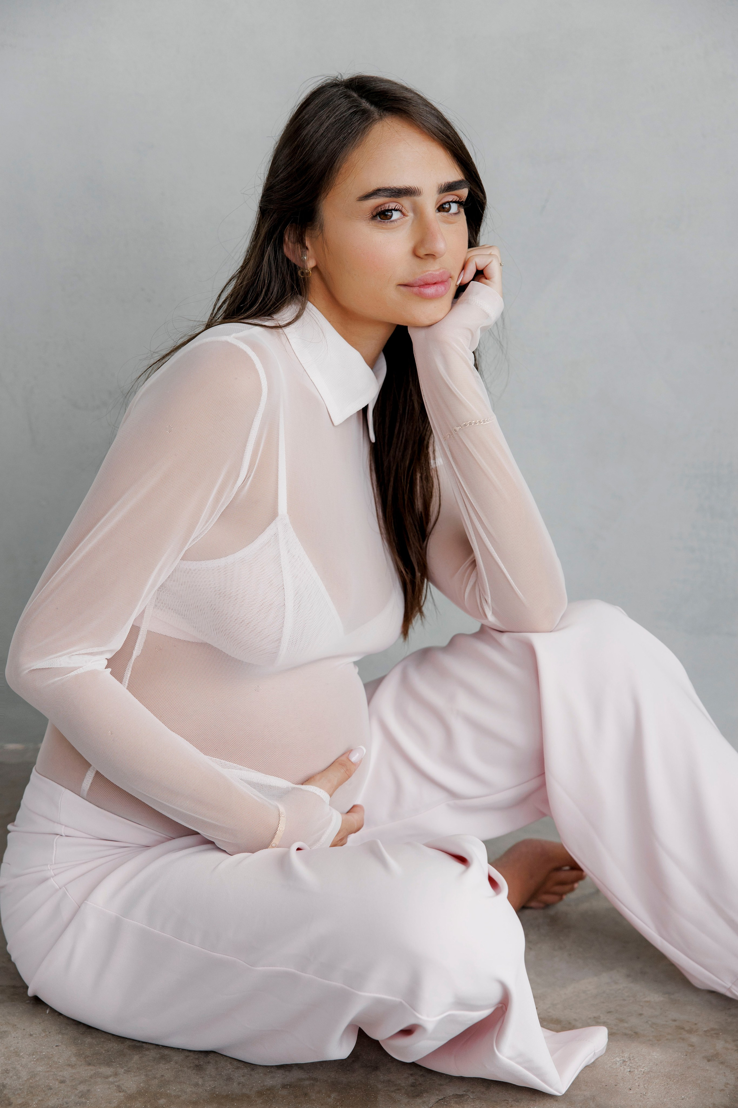 Pregnancy photoshoot inside the studio in Tel Aviv. Главная