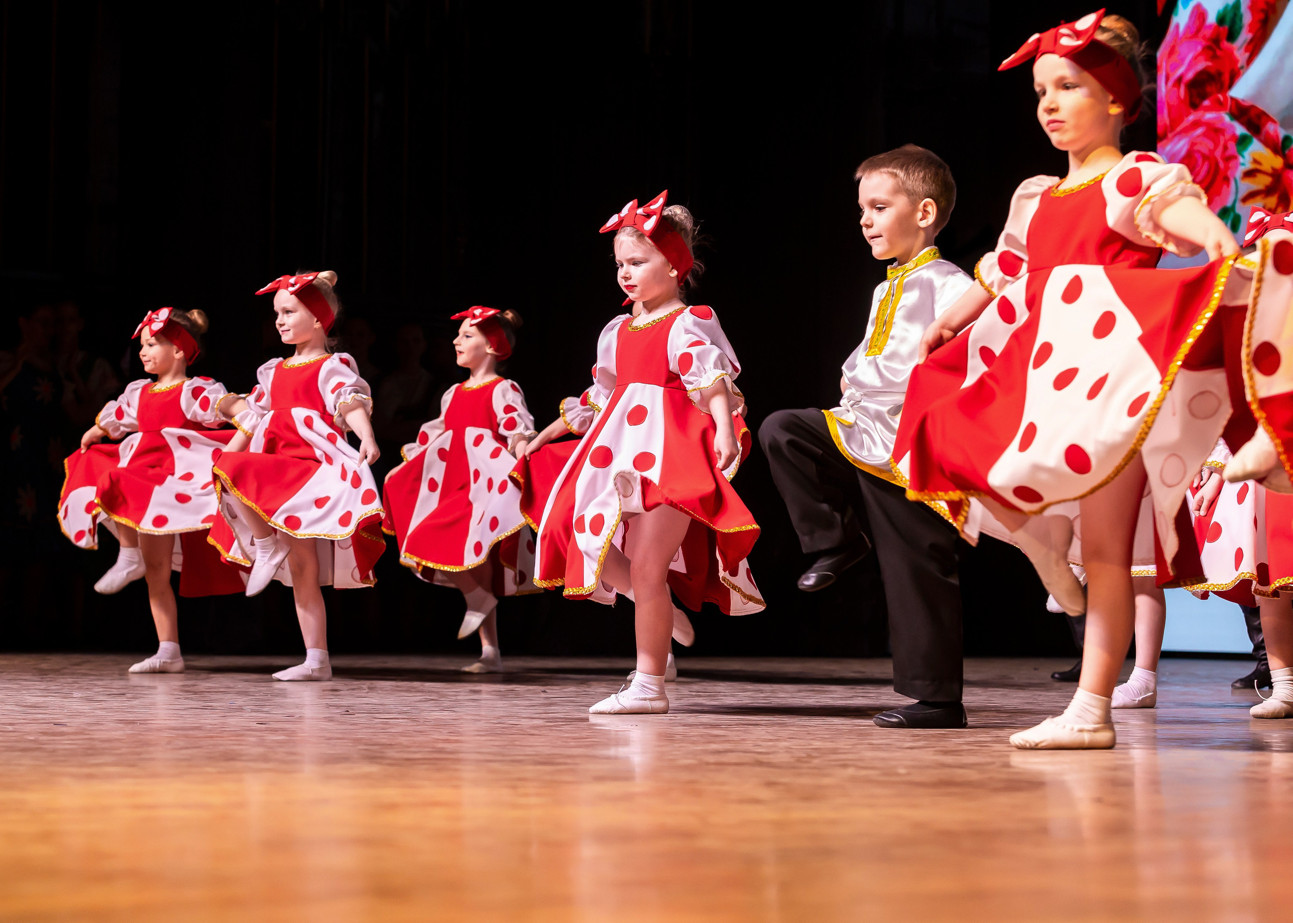 ДТДиМ Восточный. Юбилейный концерт хореографической студии «Карусель». Репортажный фотограф в Москве