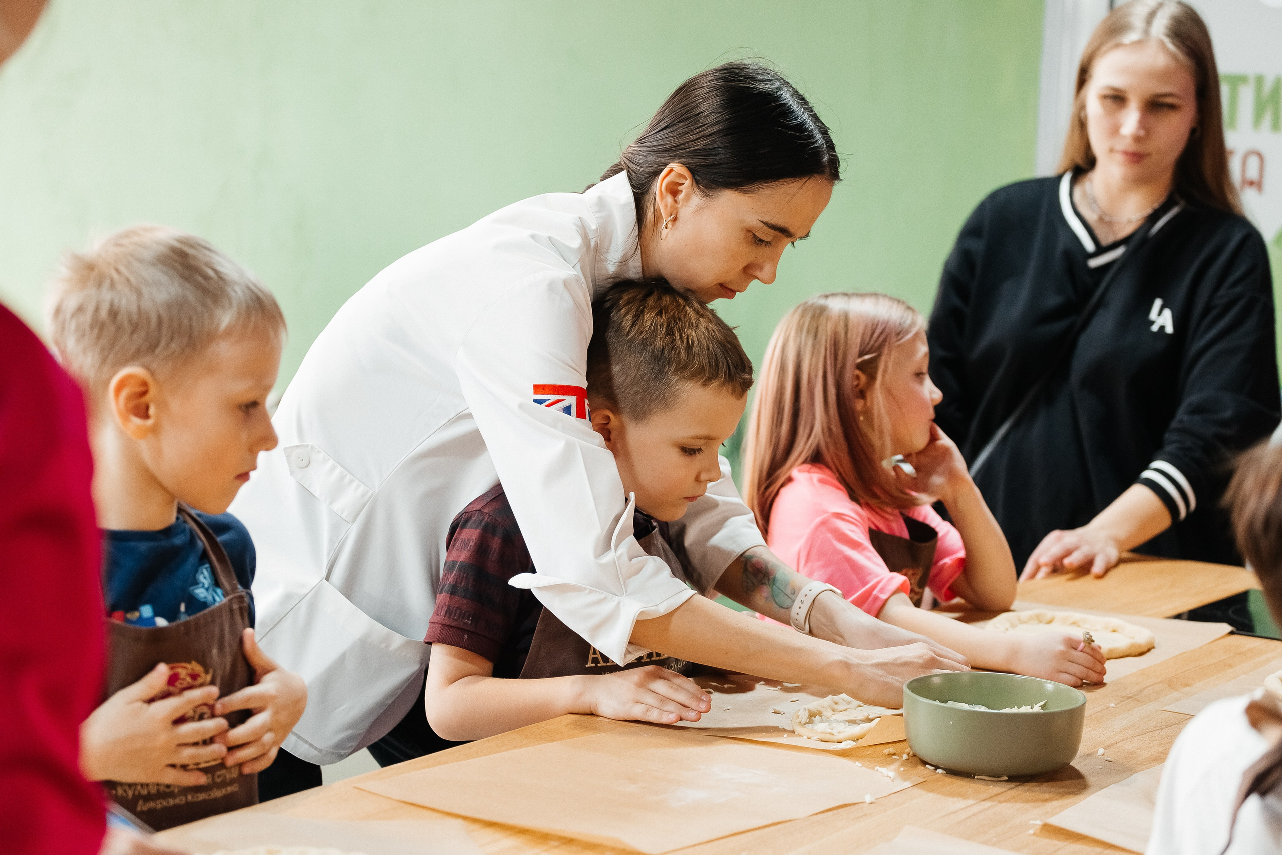 Детский мастер-класс в «АРТиШОК». Фотограф Кемерово | Сергей