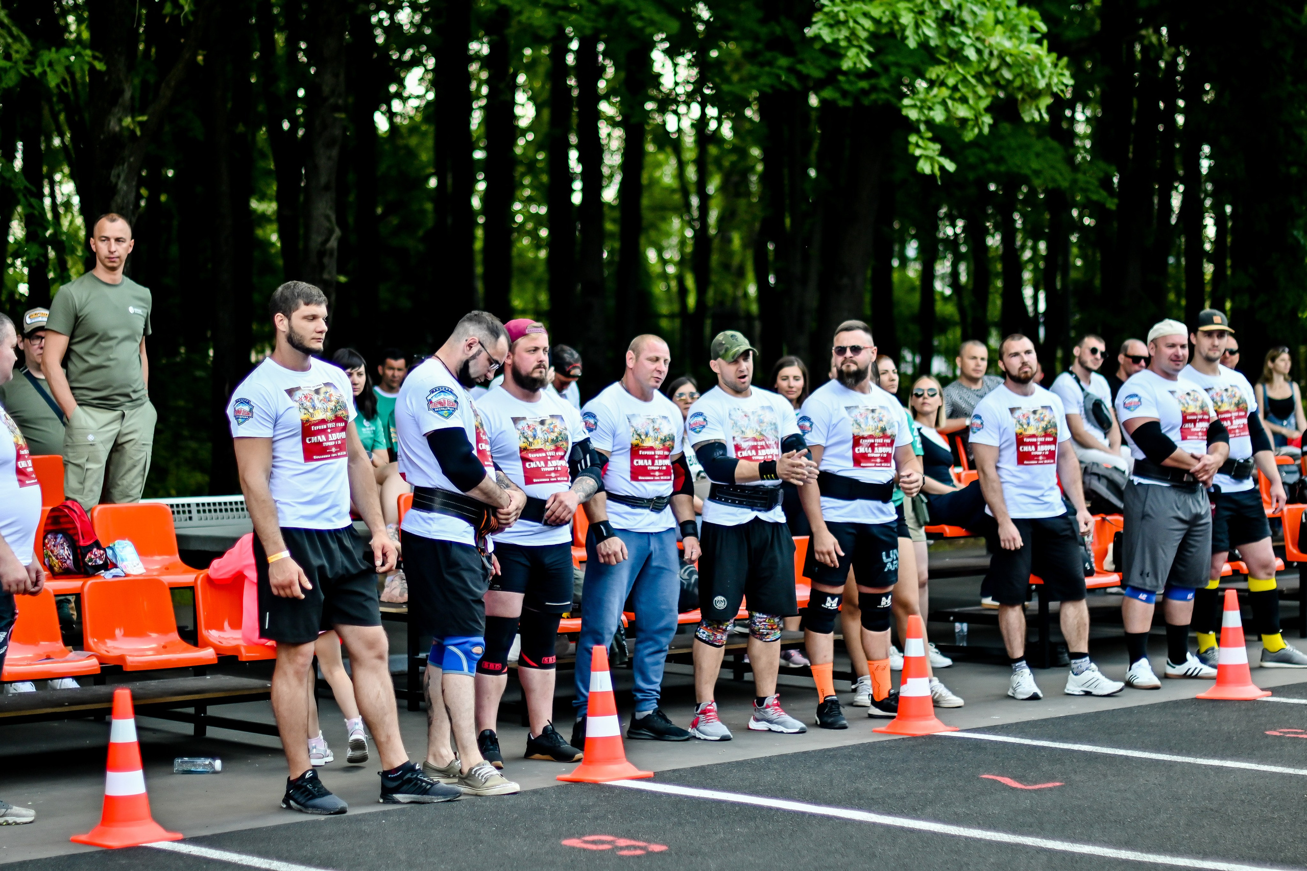 СТРОНГ. Фотограф для бизнесконтента, репортажей и семейного альбома в Москве