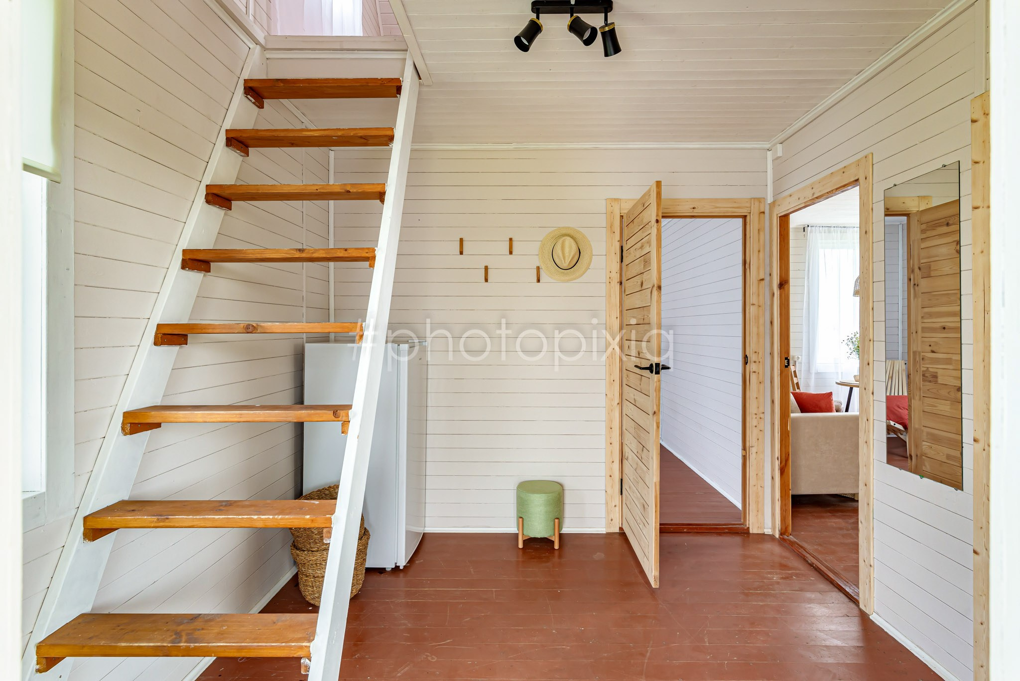 Съёмка дачного дома для продажи в ДНП Солнечный. Интерьерная съёмка и виртуальные туры — Интерьерный фотограф Кузнецов Сергей (photopixiq)