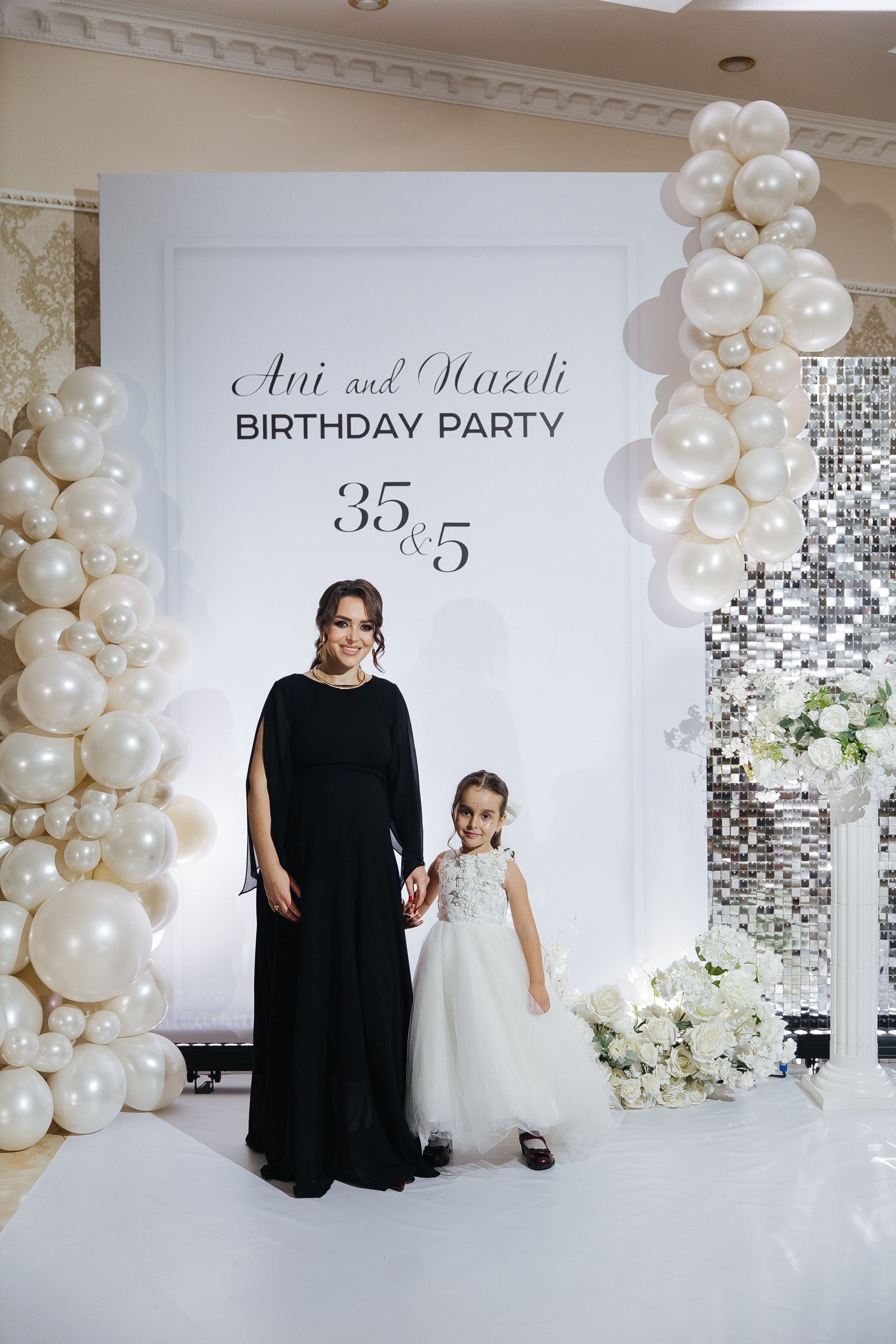 Ани и Назели. 35&5 День рождения, «Янтарь». Фотограф в Красноярске Надежда Воскресенская