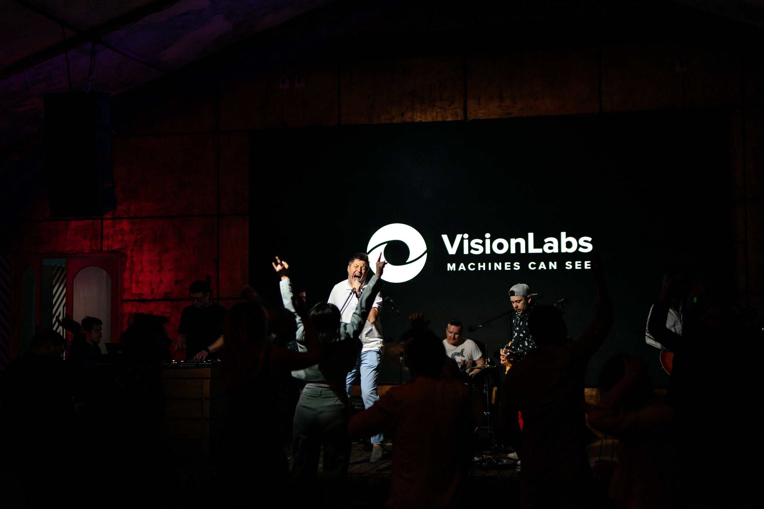 ДР Вижнлабс. Свадебный и репортажный фотограф в Москве Андрей Вайман